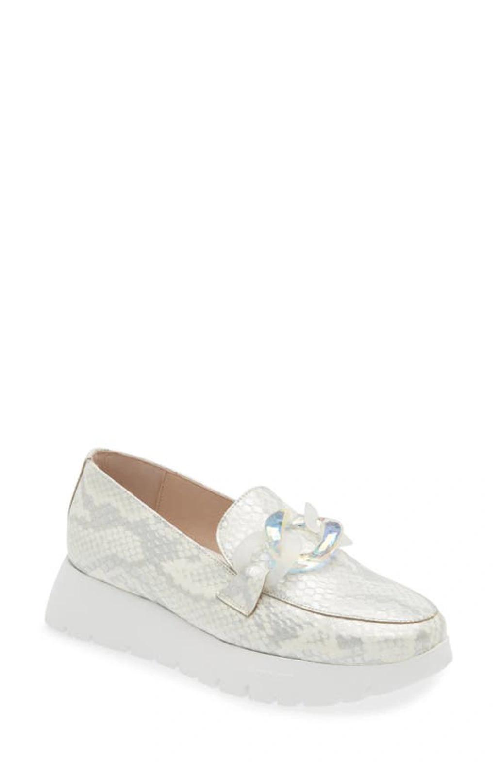 WONDERS Platform Loafer In White/silver Leather Product Image