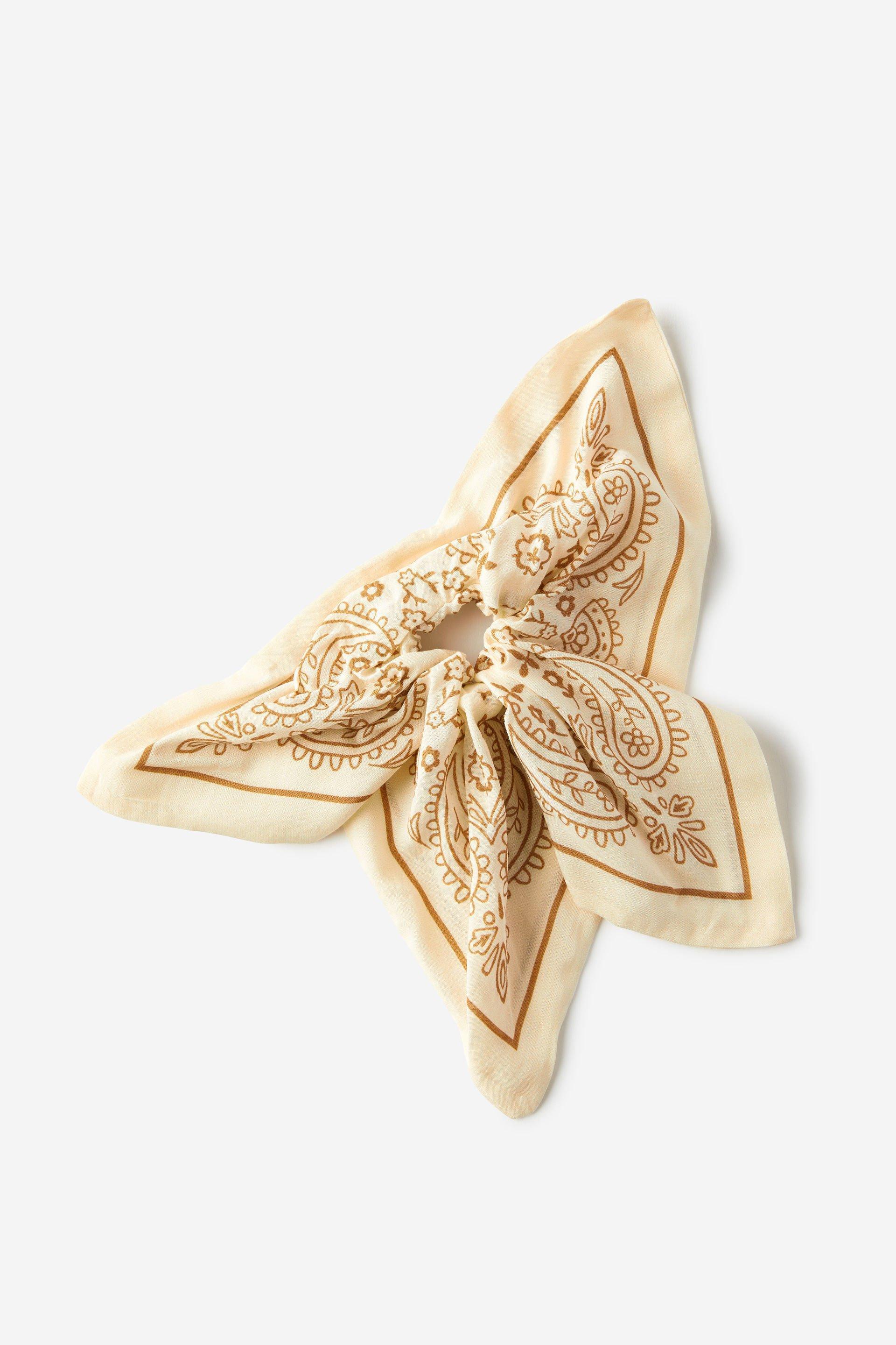 Stella Scrunchie Product Image