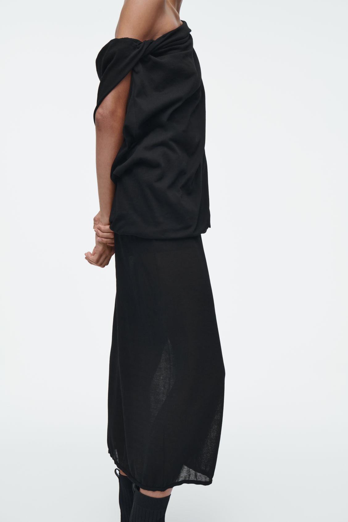 SHEER KNITTED SKIRT Product Image