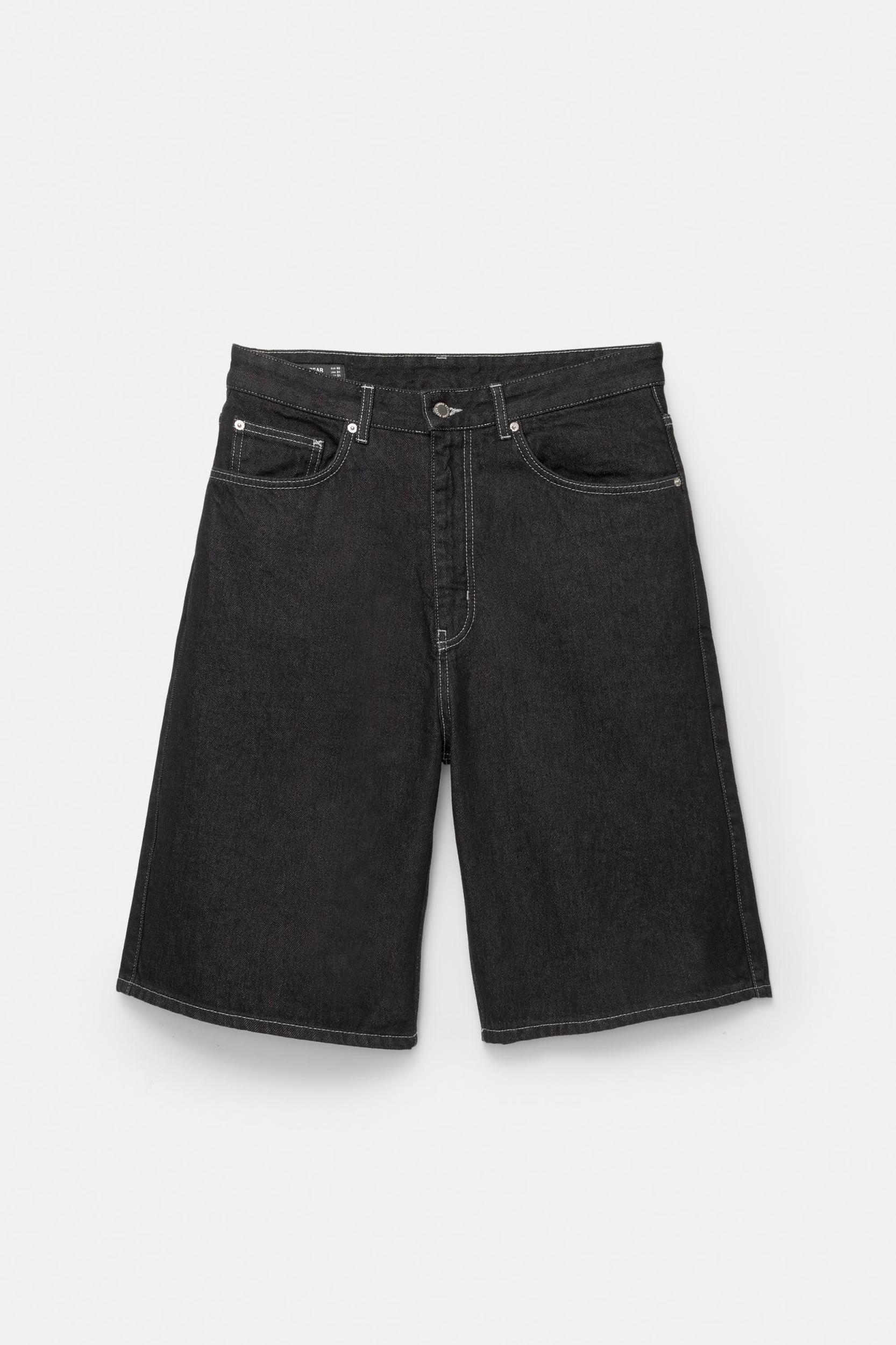 Black skater Bermuda shorts Product Image