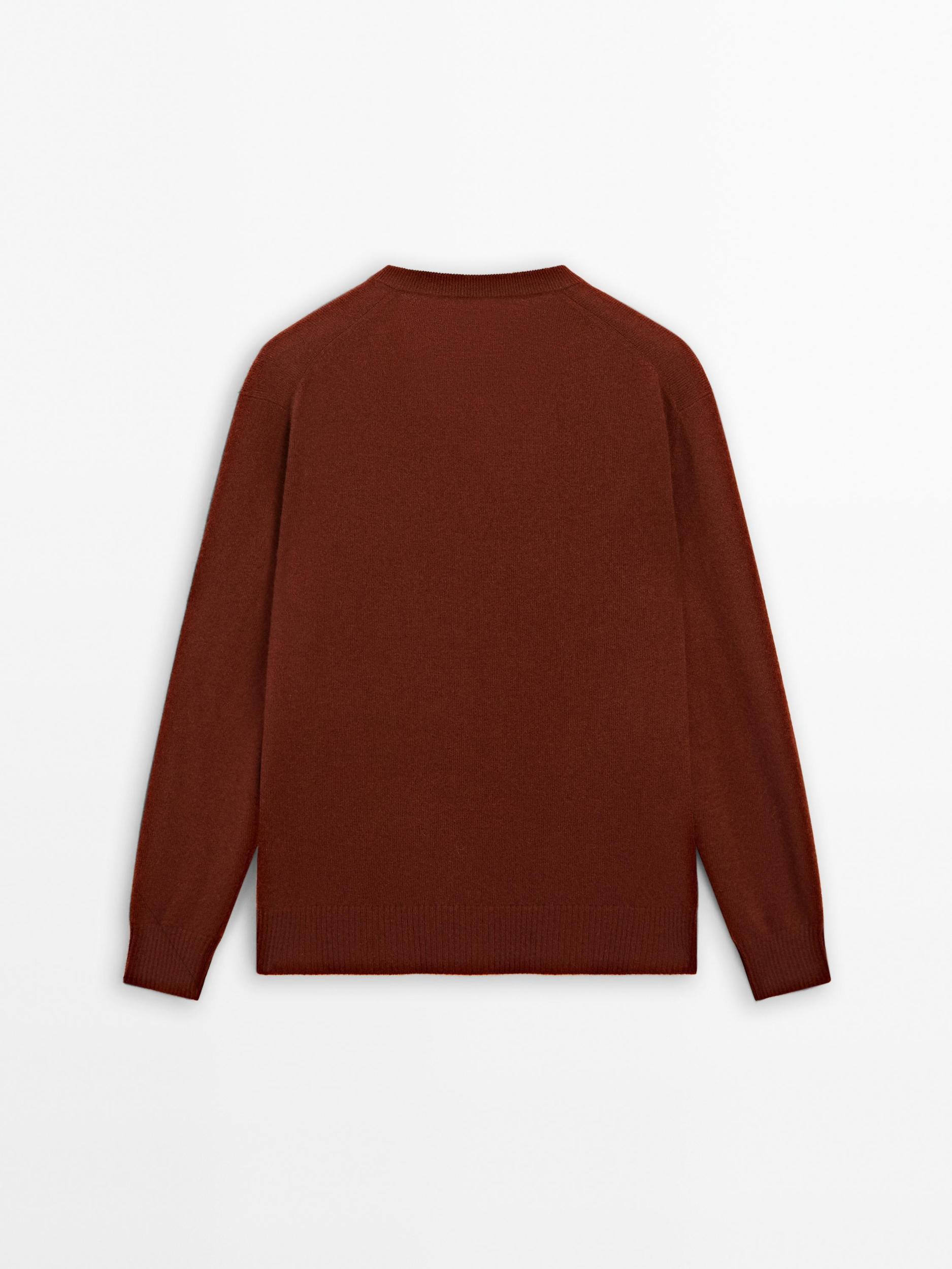 Knit 100% cashmere V-neck sweater Product Image