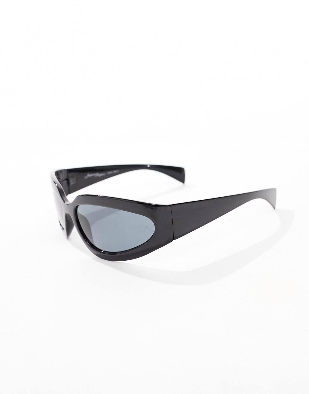 Jeepers Peepers racer sunglasses in black Product Image