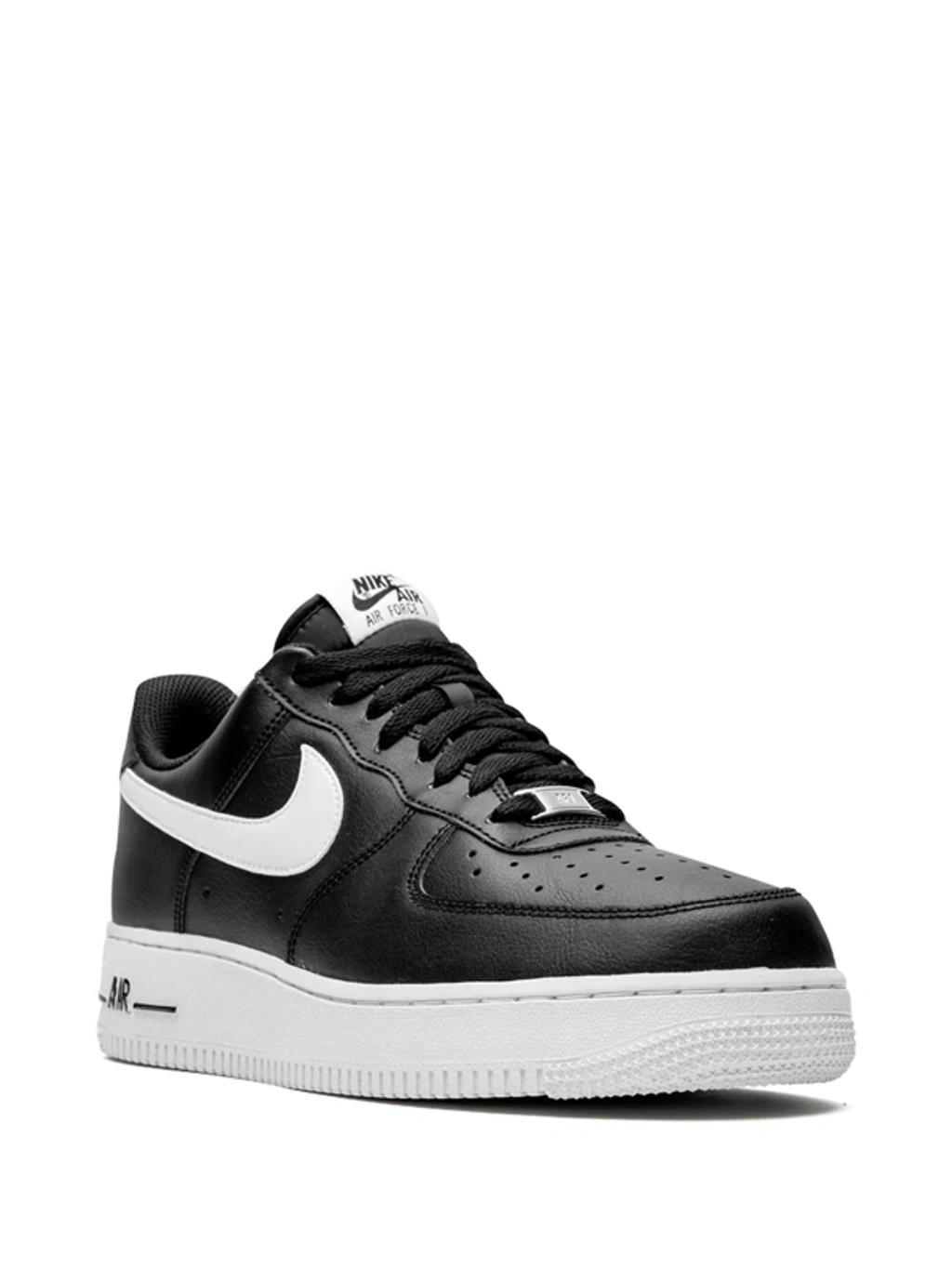 Air Force 1 07 Low-top Sneakers In Black Product Image