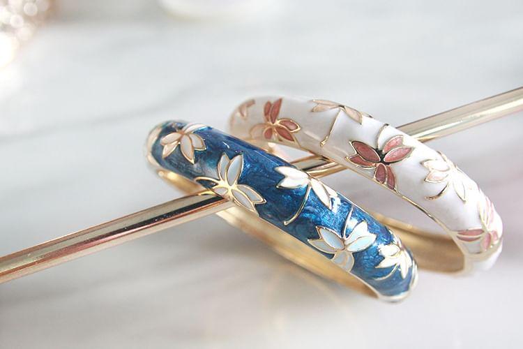 Metal Floral Bangle Product Image