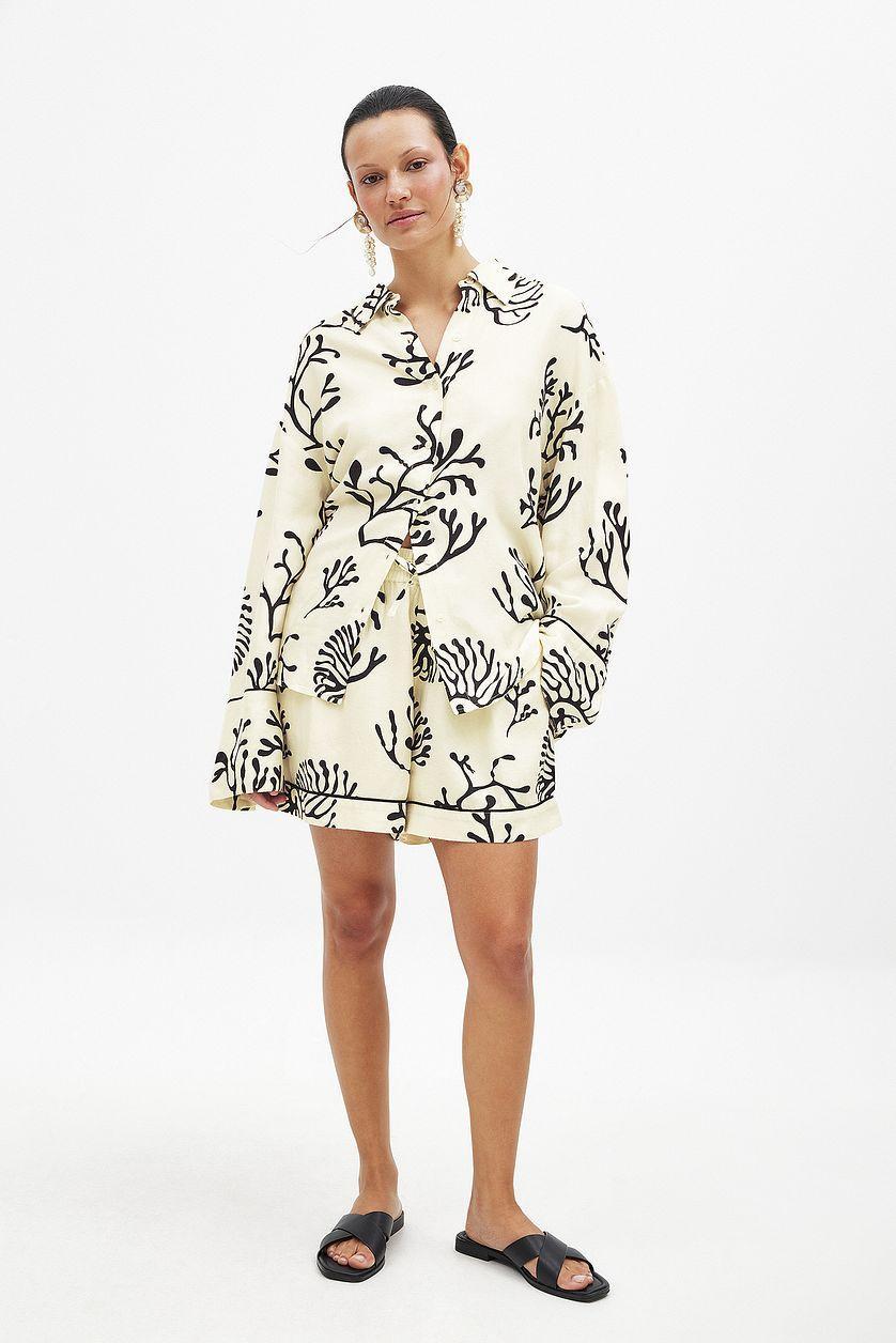 Viscose Wide Mid Waist Shorts Product Image