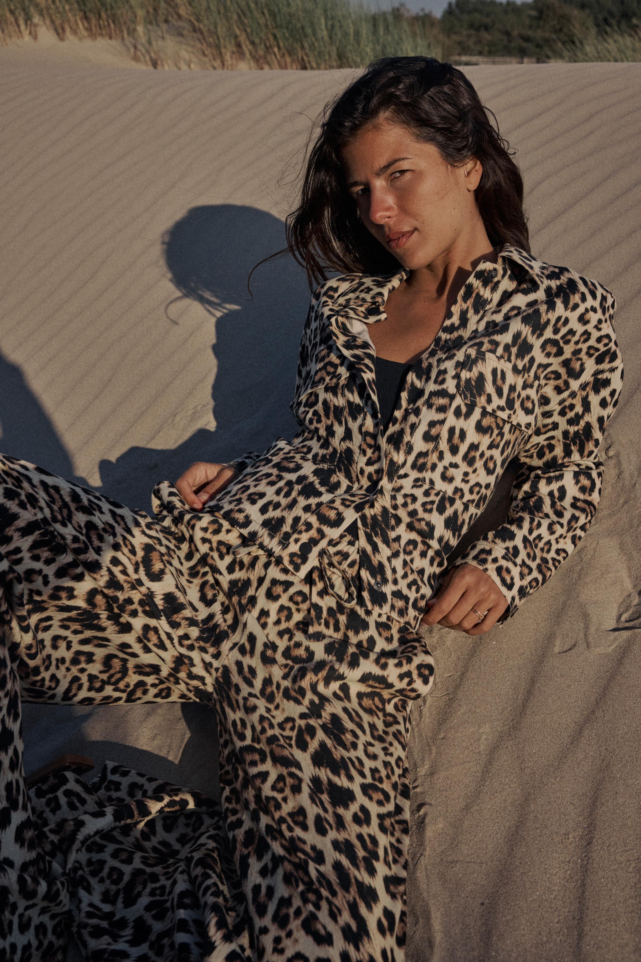 ANIMAL PRINT LINEN BLEND OVERSHIRT Product Image