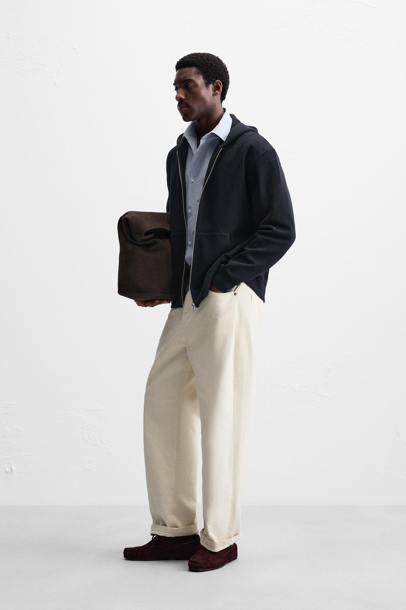 HOODED SWEATSHIRT WITH ZIP Product Image