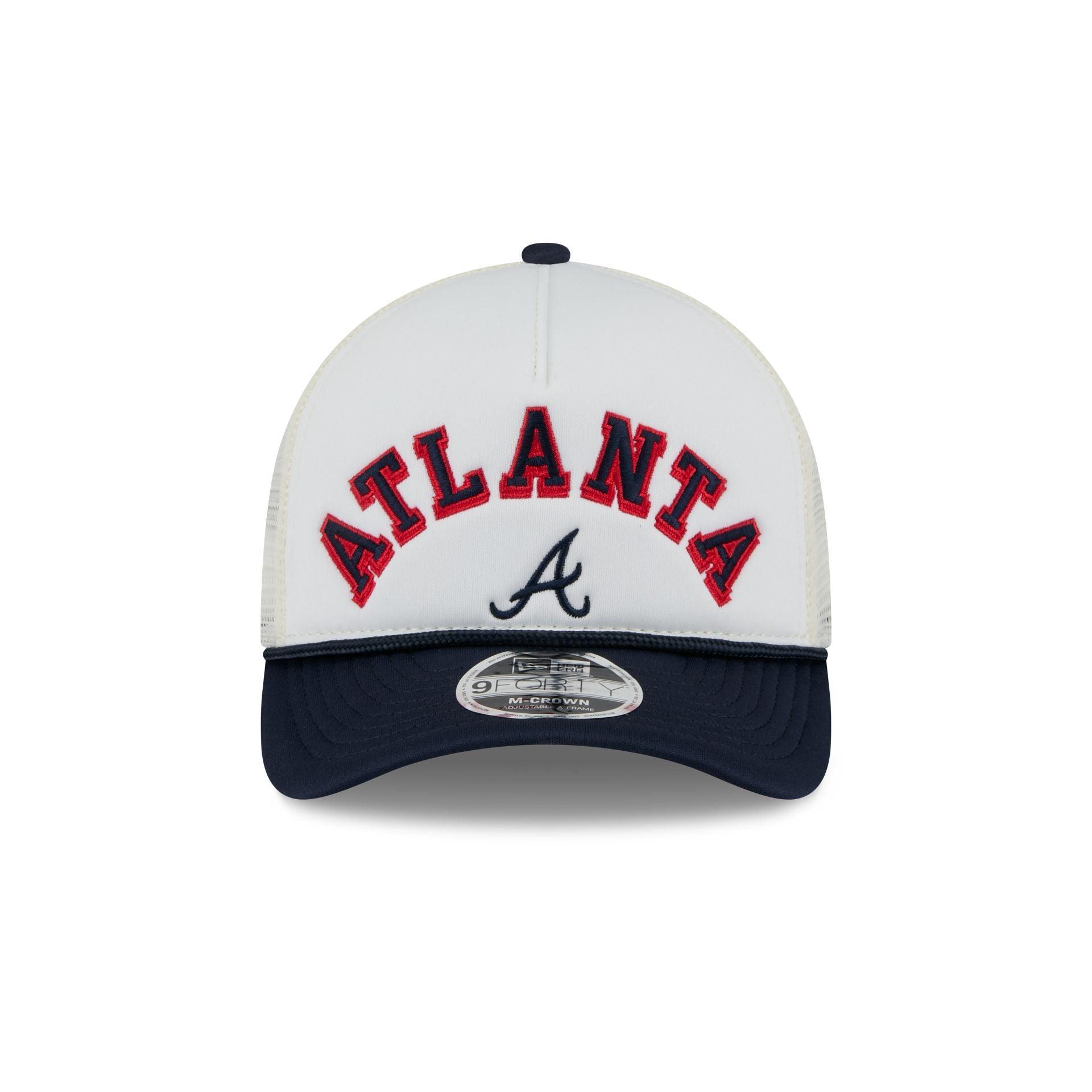 Atlanta Braves Chrome Arch 9FORTY M-Crown A-Frame Trucker Hat Male Product Image