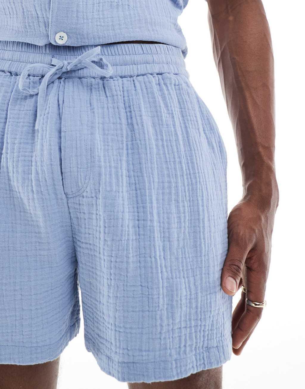 Goldsboro resort shorts in blue Product Image