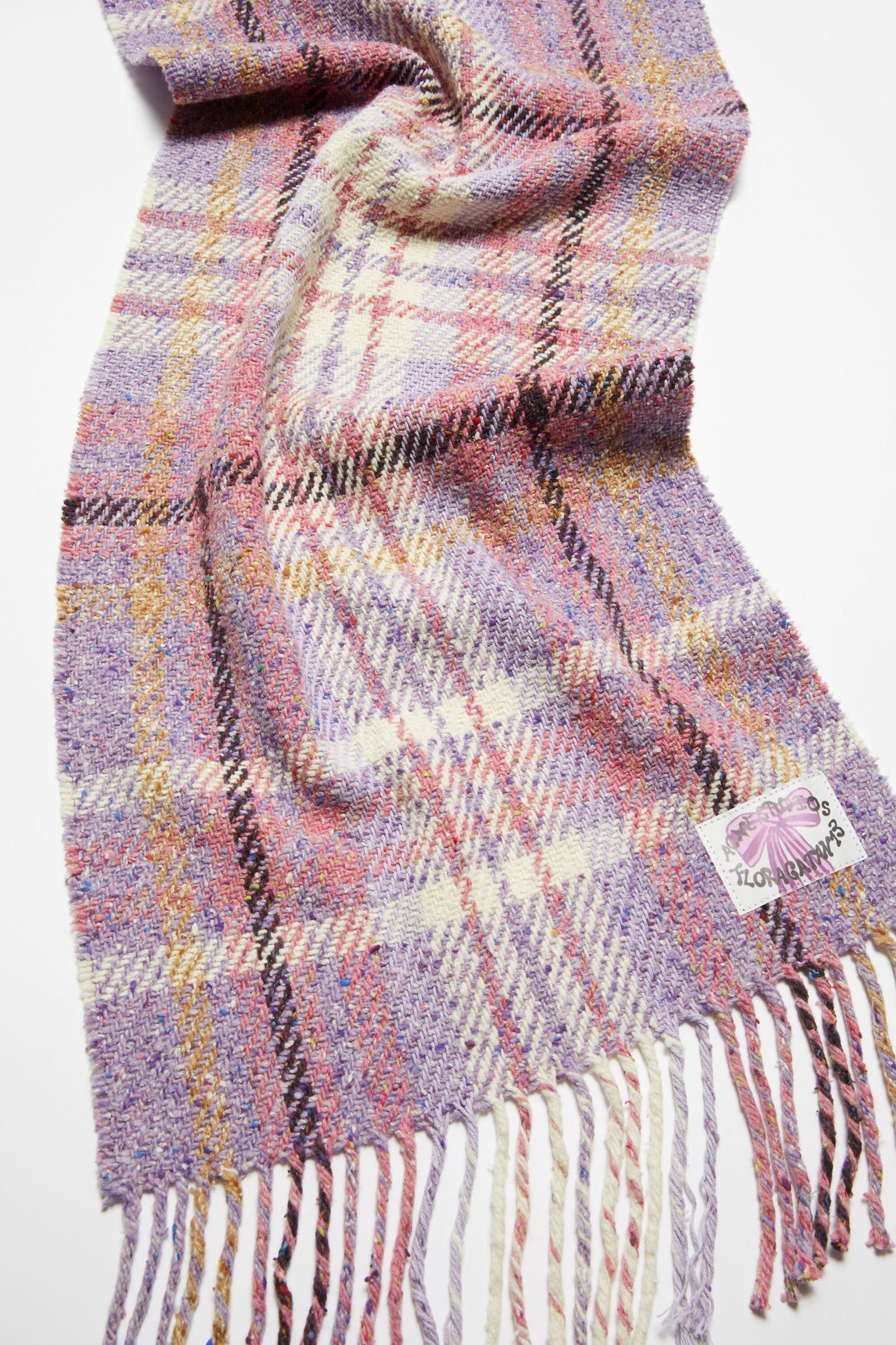 Plaid fringe scarf Product Image