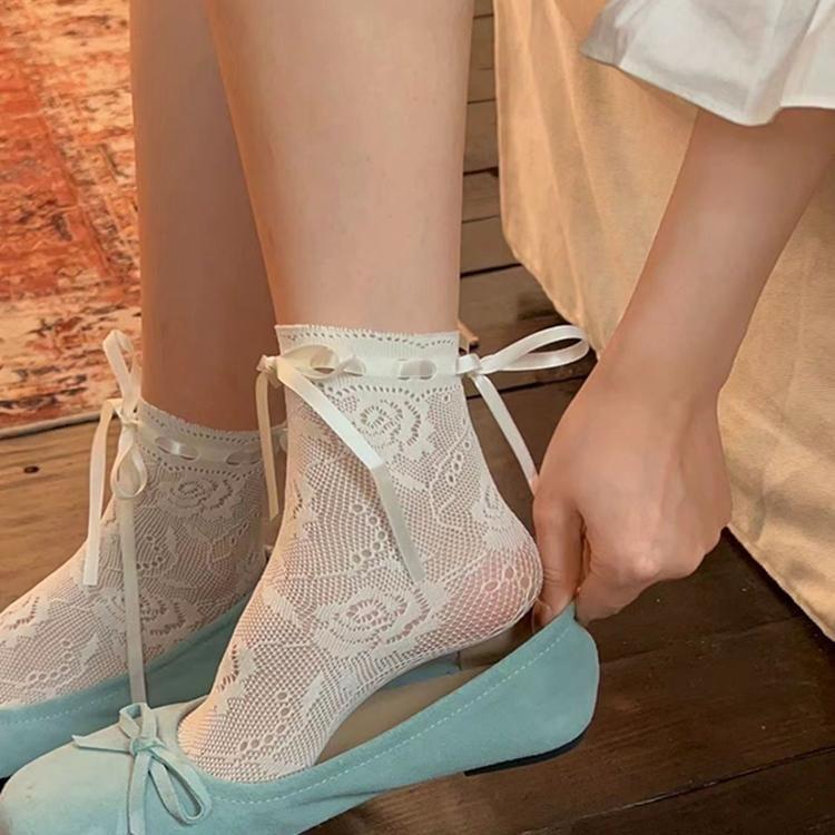 Patterned Lace Socks Product Image