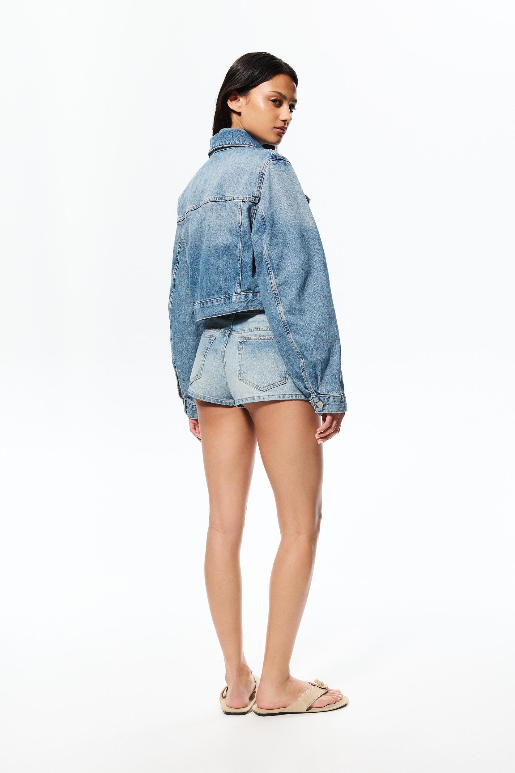 Short denim jacket Product Image
