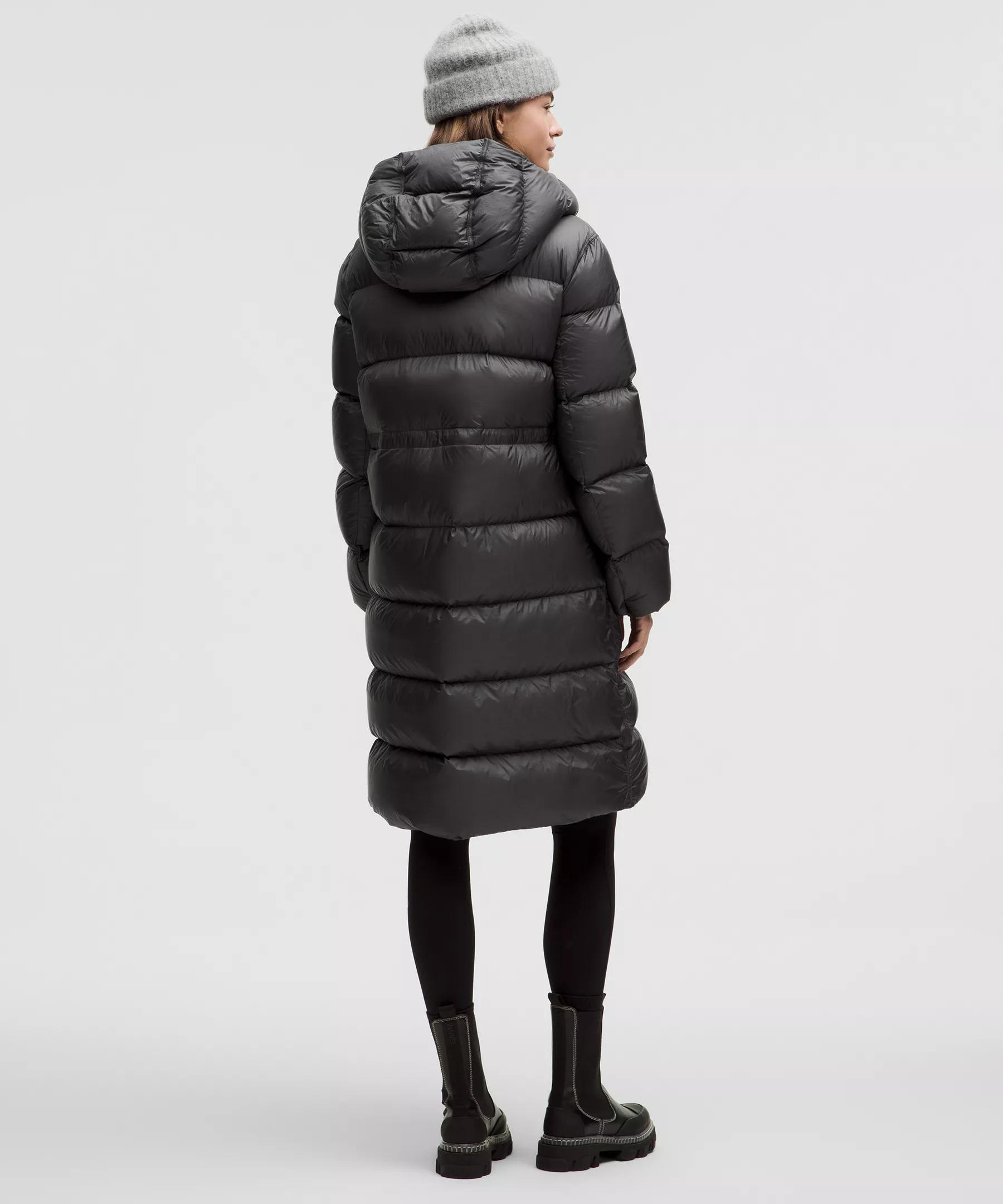 Featherweight 900-Down-Fill Long Puffer Jacket Product Image