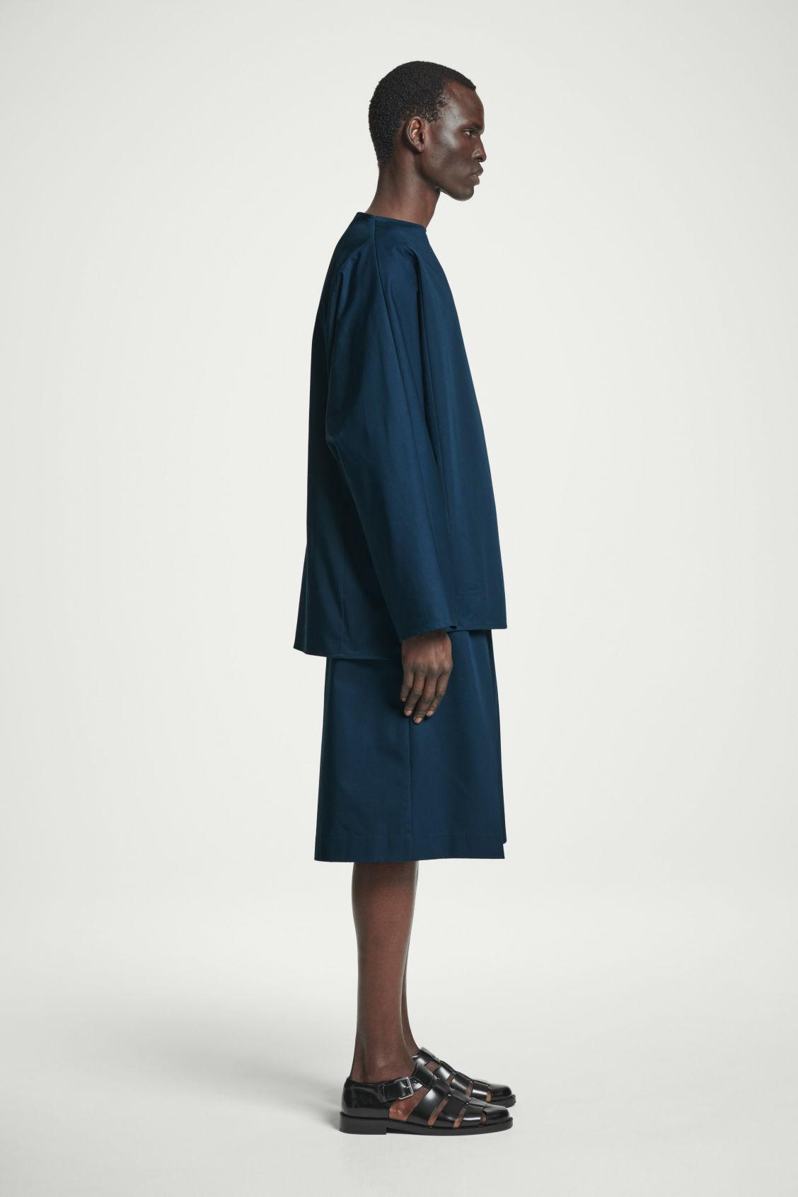 OVERSIZED ELASTICATED WIDE-LEG SHORTS Product Image