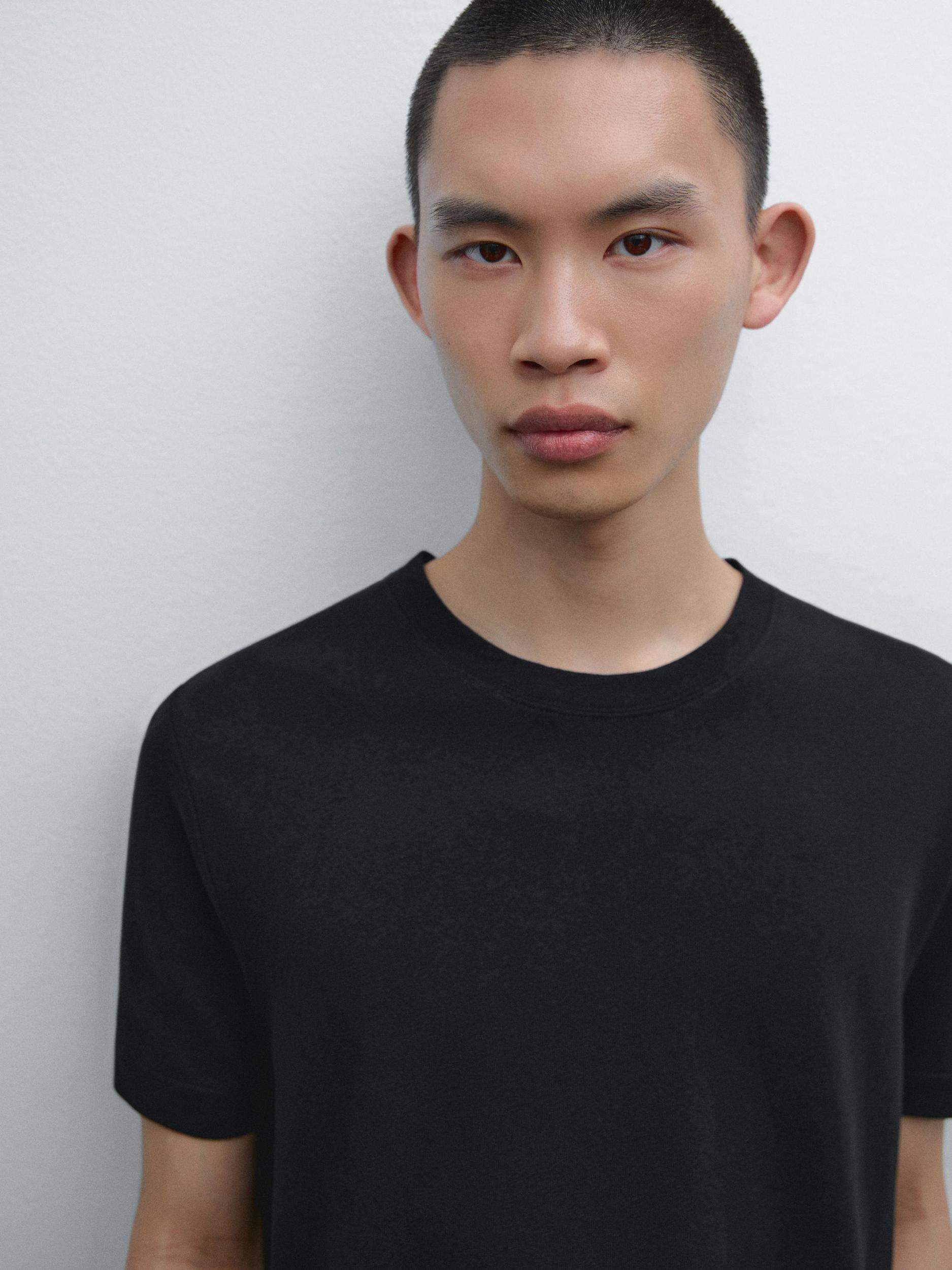 Short sleeve linen blend T-shirt Product Image