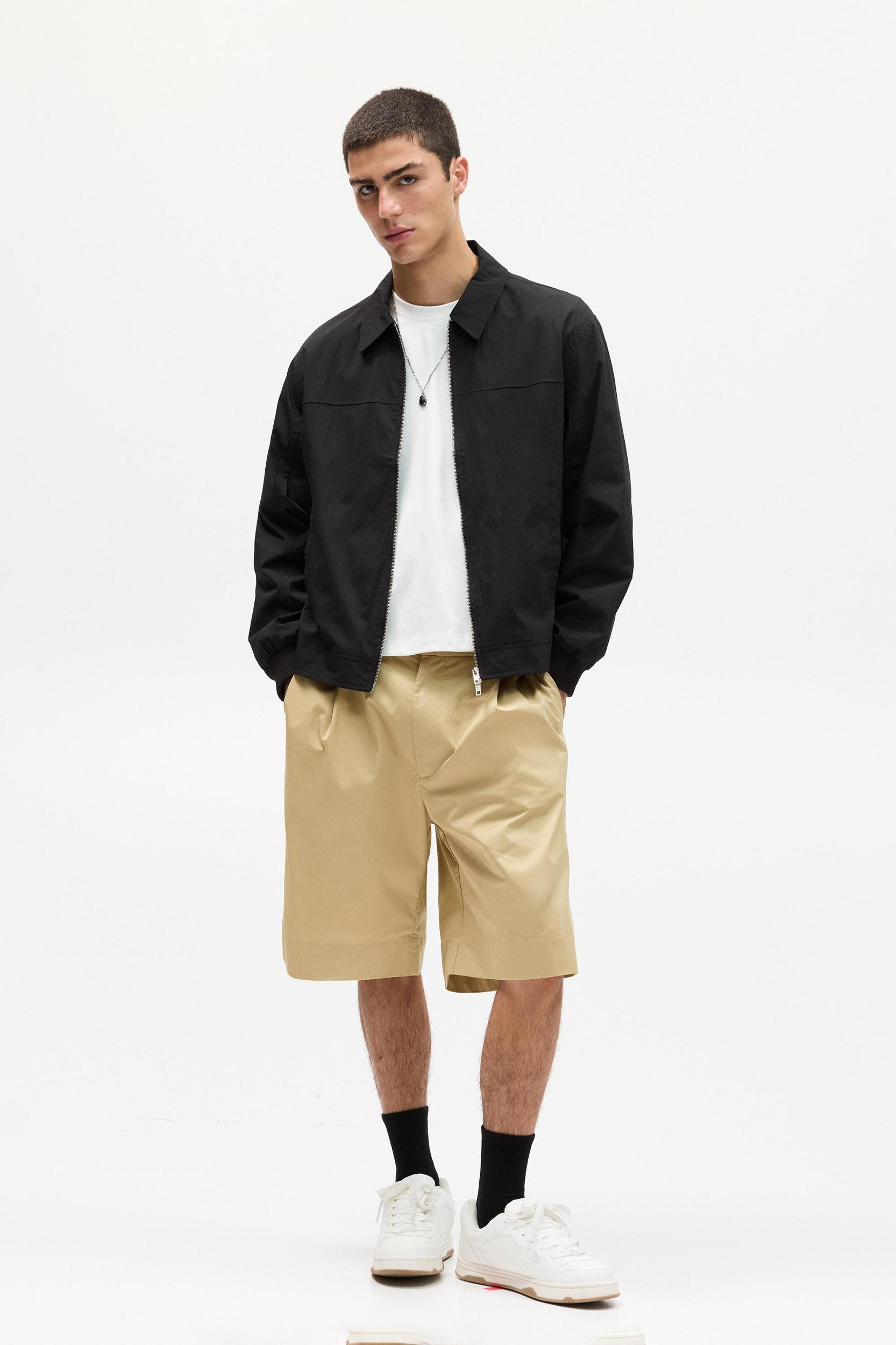 Lightweight jacket with lapel collar Product Image