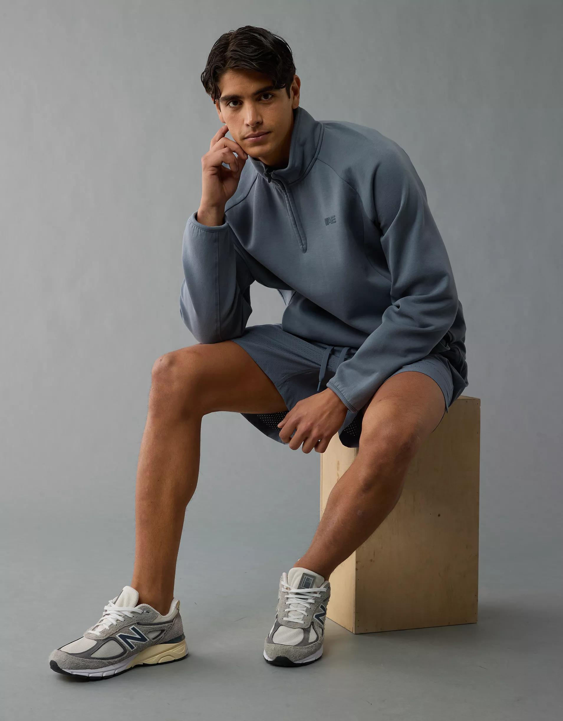 AE 24/7 Tech Fleece Quarter-Zip Sweatshirt Product Image