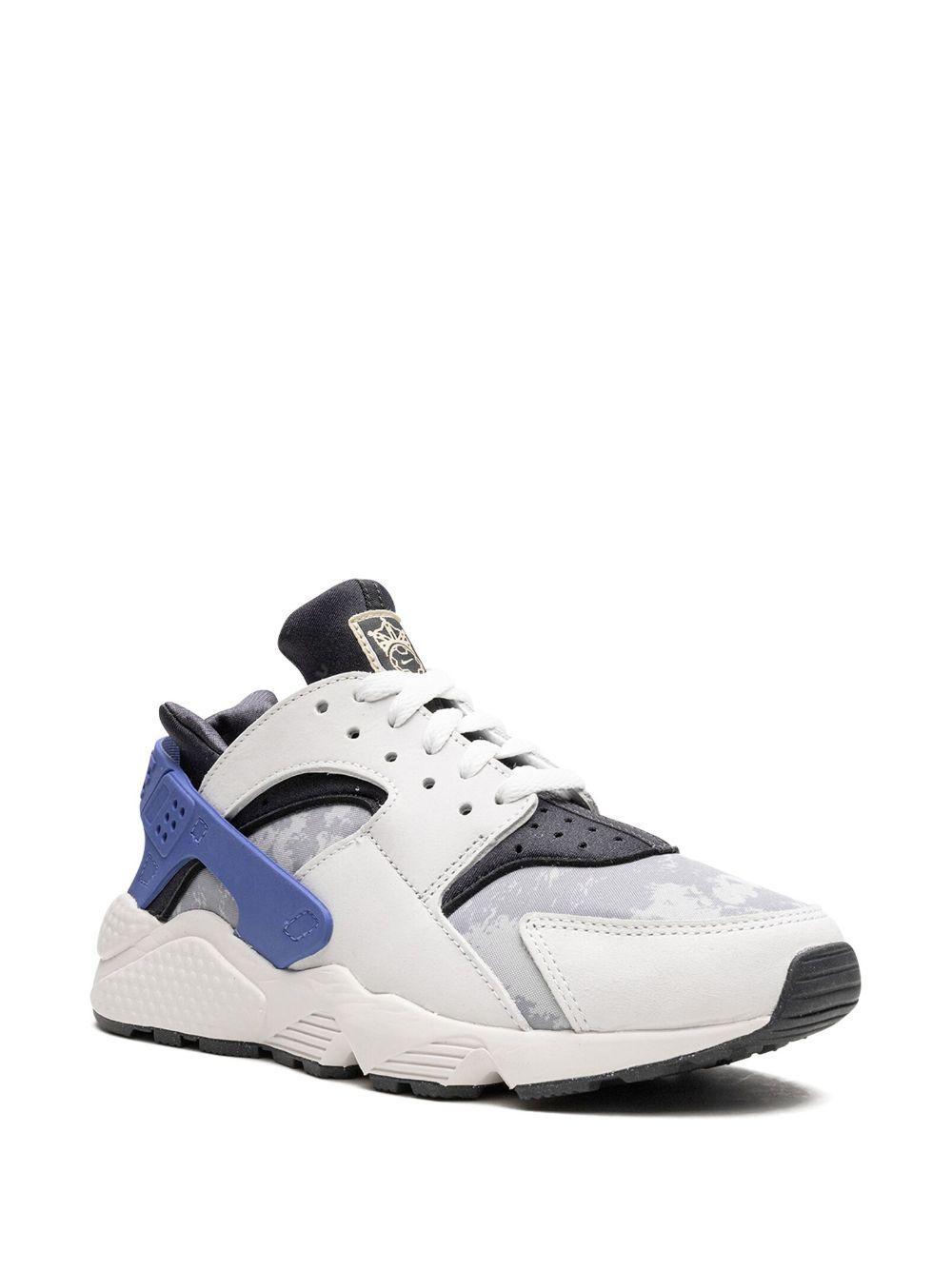 NIKE Air Huarache Low-top Sneakers In Summit White/anthracite/light Smoke Grey Product Image