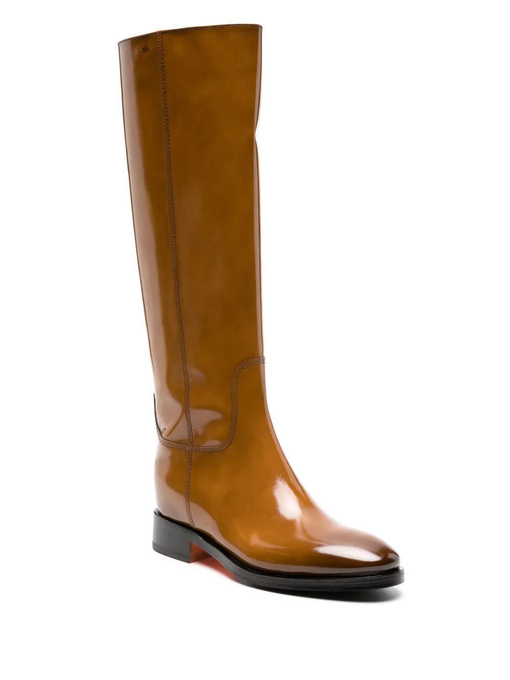 SANTONI Kniehohe Lacklederstiefel In Braun Product Image