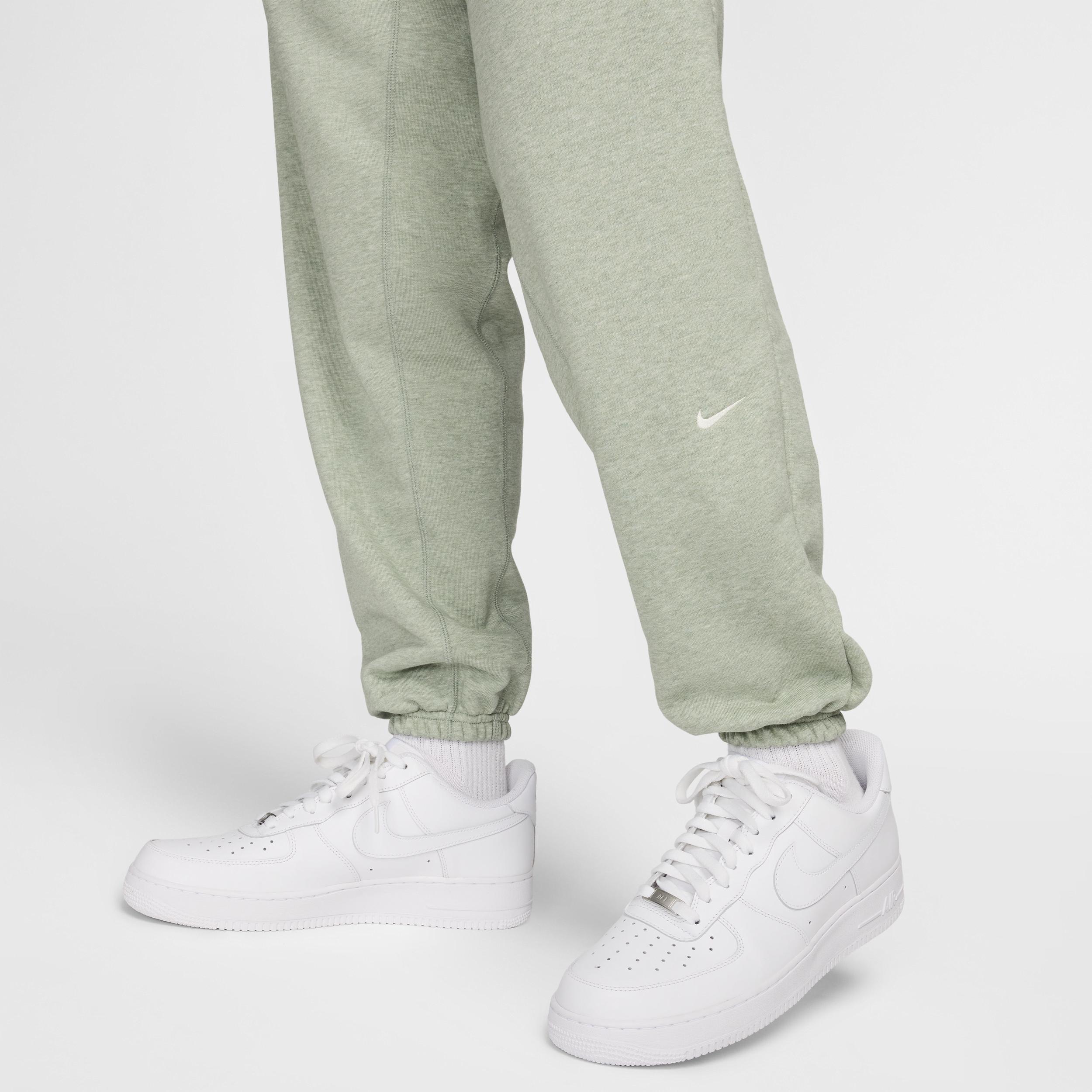 Nike Men's Standard Issue Dri-FIT Basketball Pants Product Image