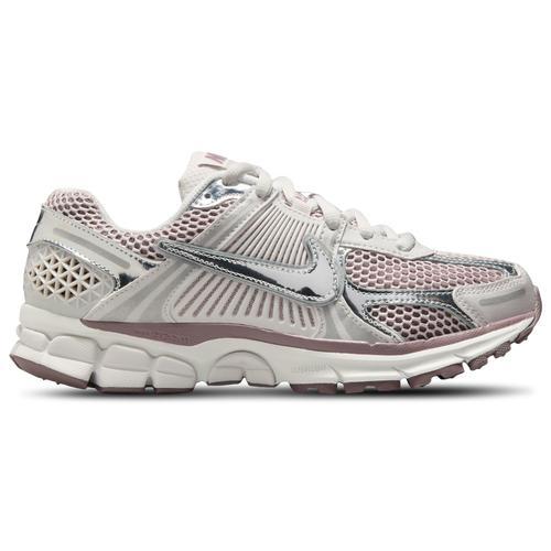 Womens Nike Zoom Vomero 5 Casual Shoes Product Image