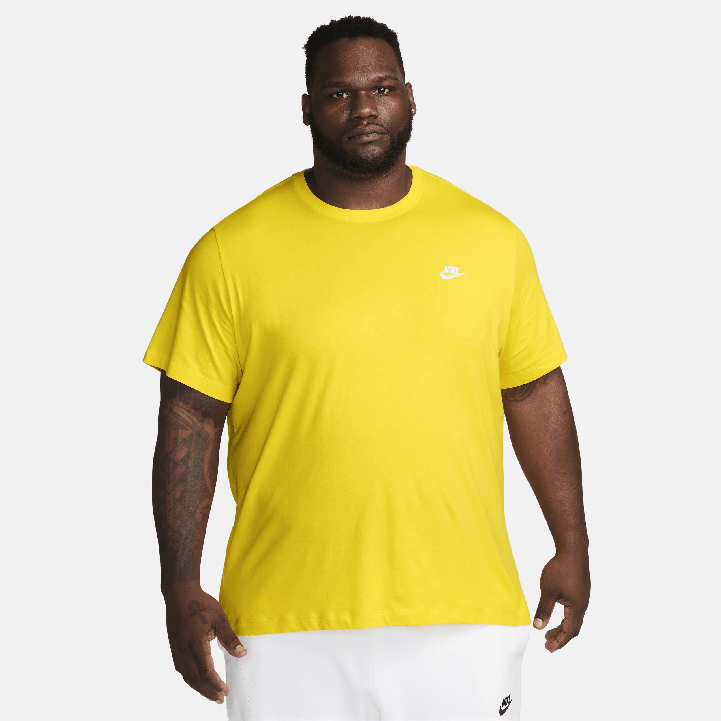 Nike Sportswear Club T-Shirt Product Image