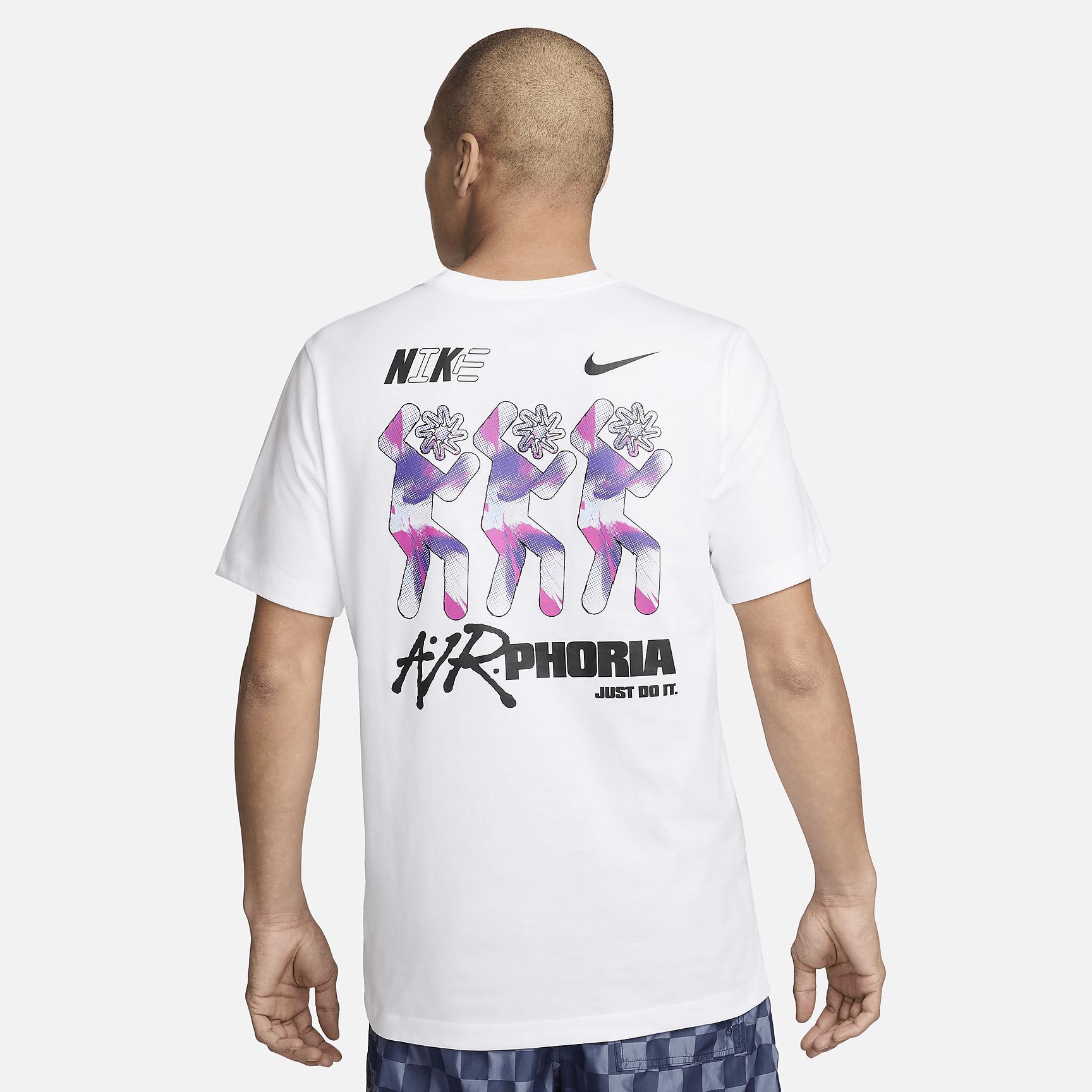 Nike Sportswear Men's T-Shirt Product Image