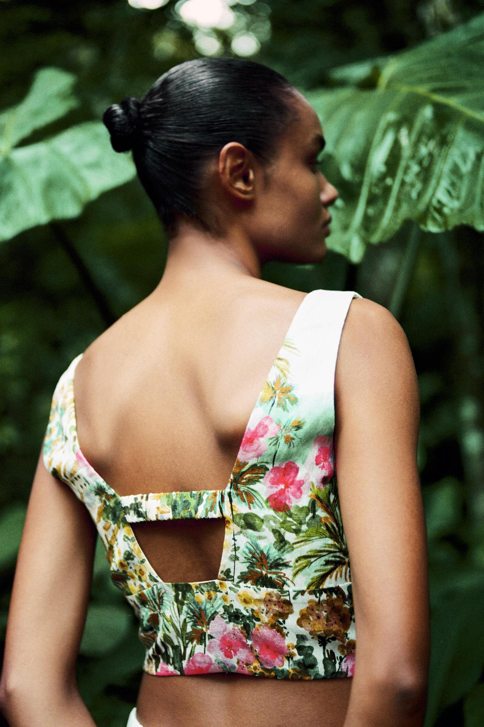 KNOTTED PRINTED CROP TOP Product Image