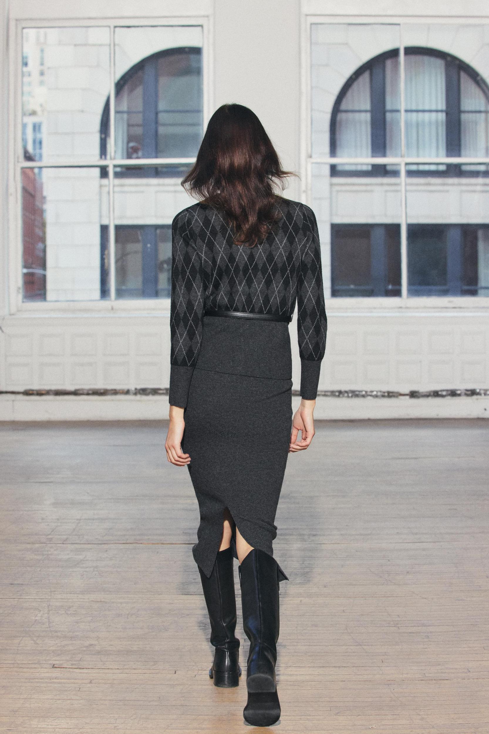BASIC KNIT MIDI SKIRT Product Image