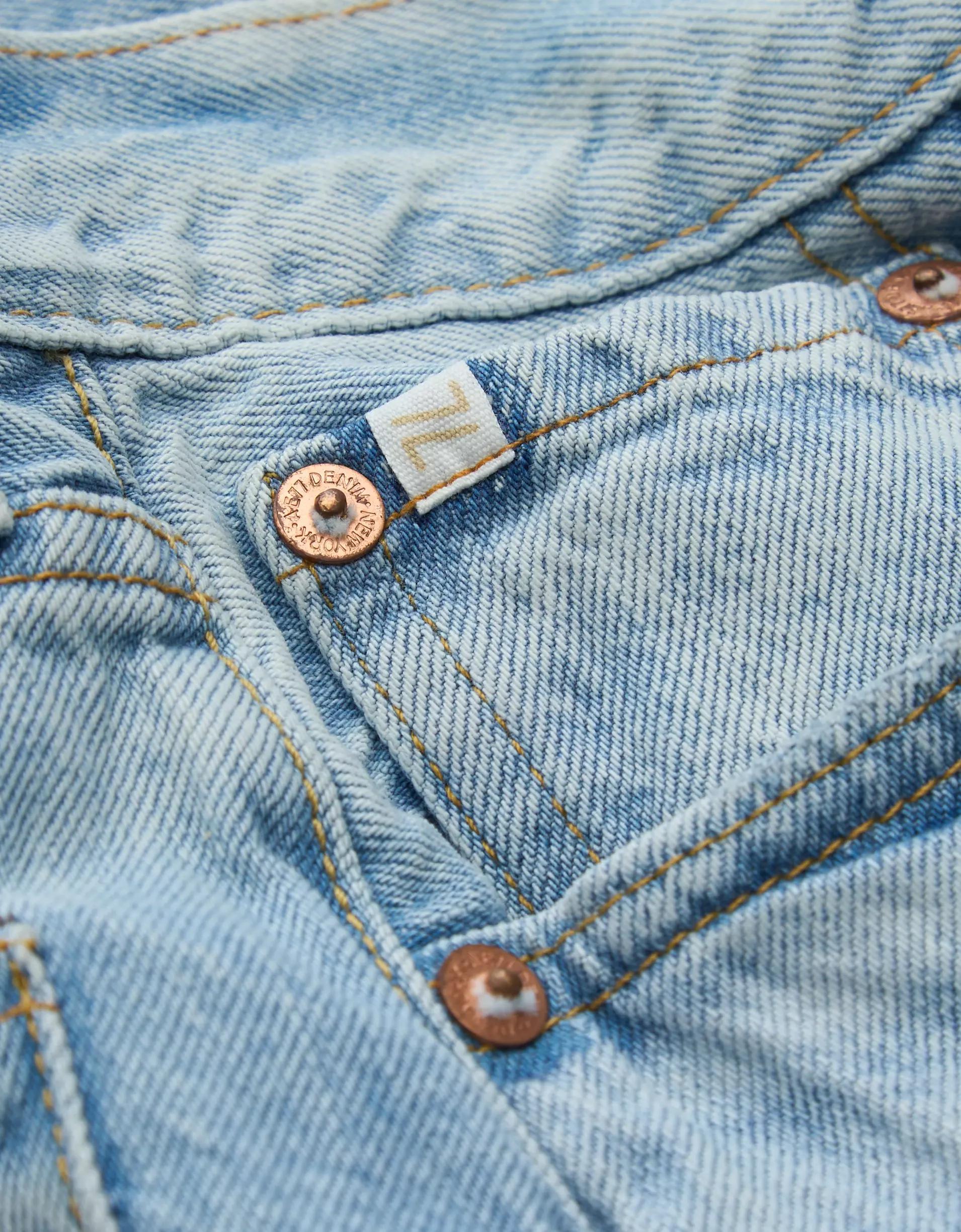 AE77 Premium Stovepipe Jean Product Image
