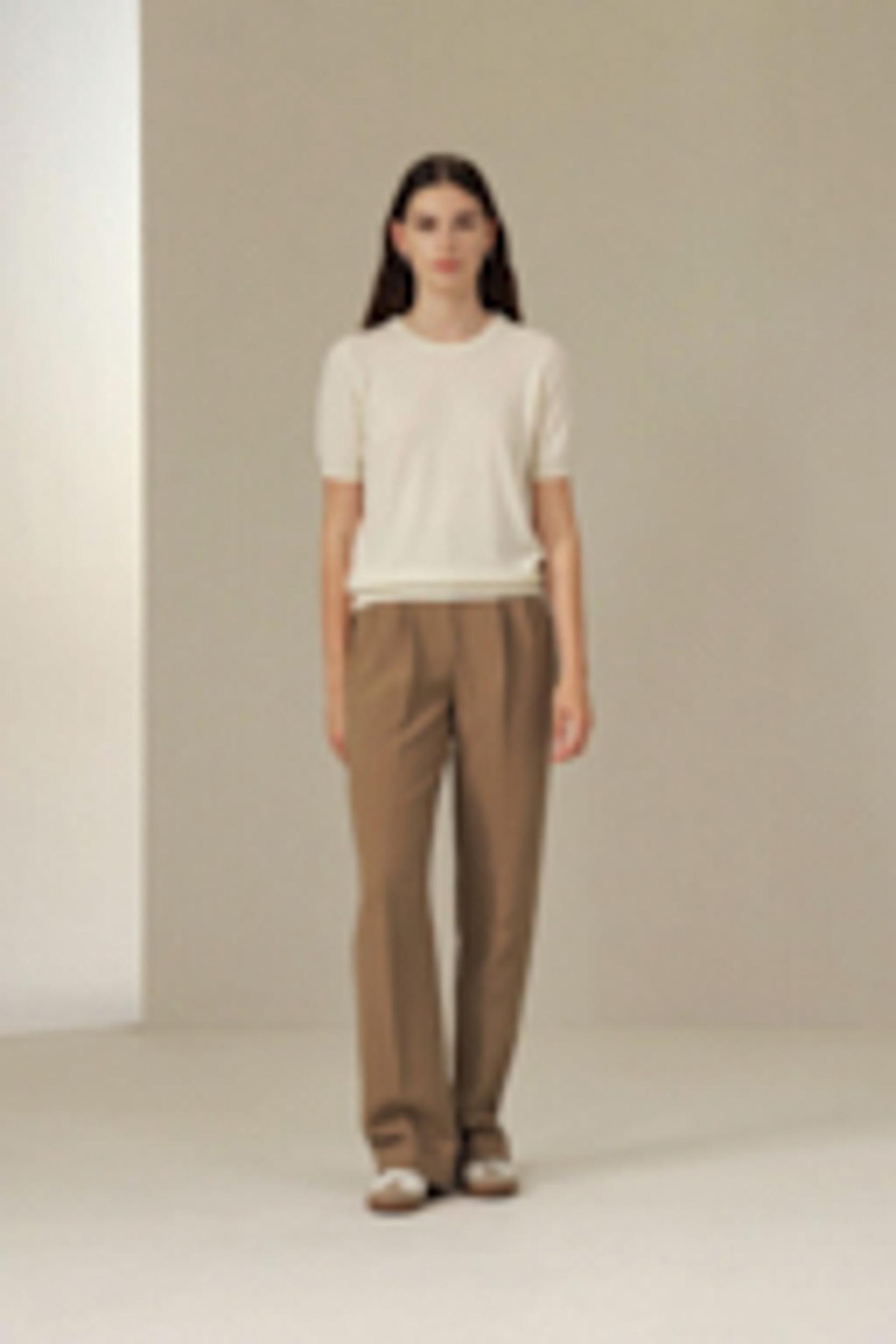 Crew Neck Basic Knit Top Product Image