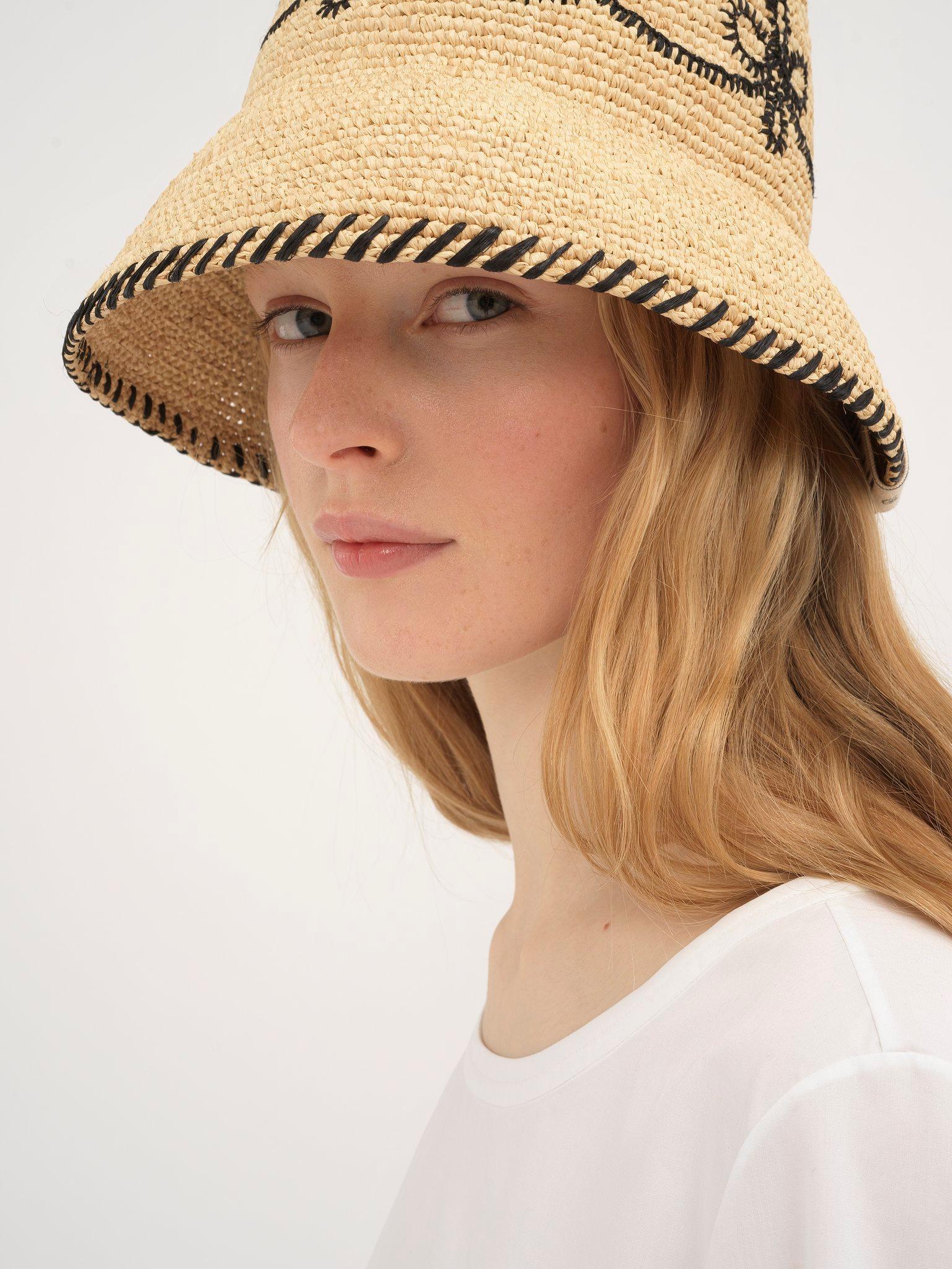 Bell hat in raffia Product Image