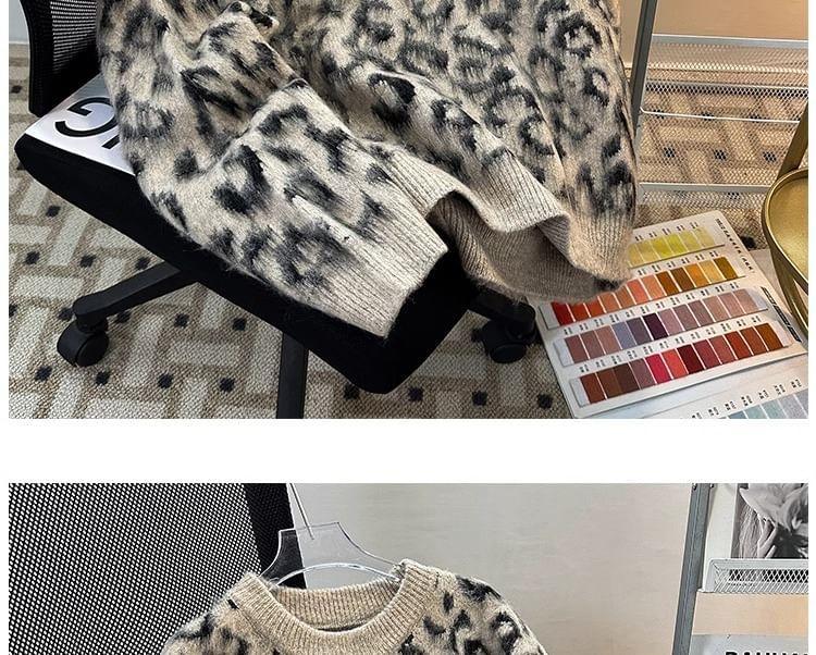 Crew Neck Leopard Print Sweater Product Image