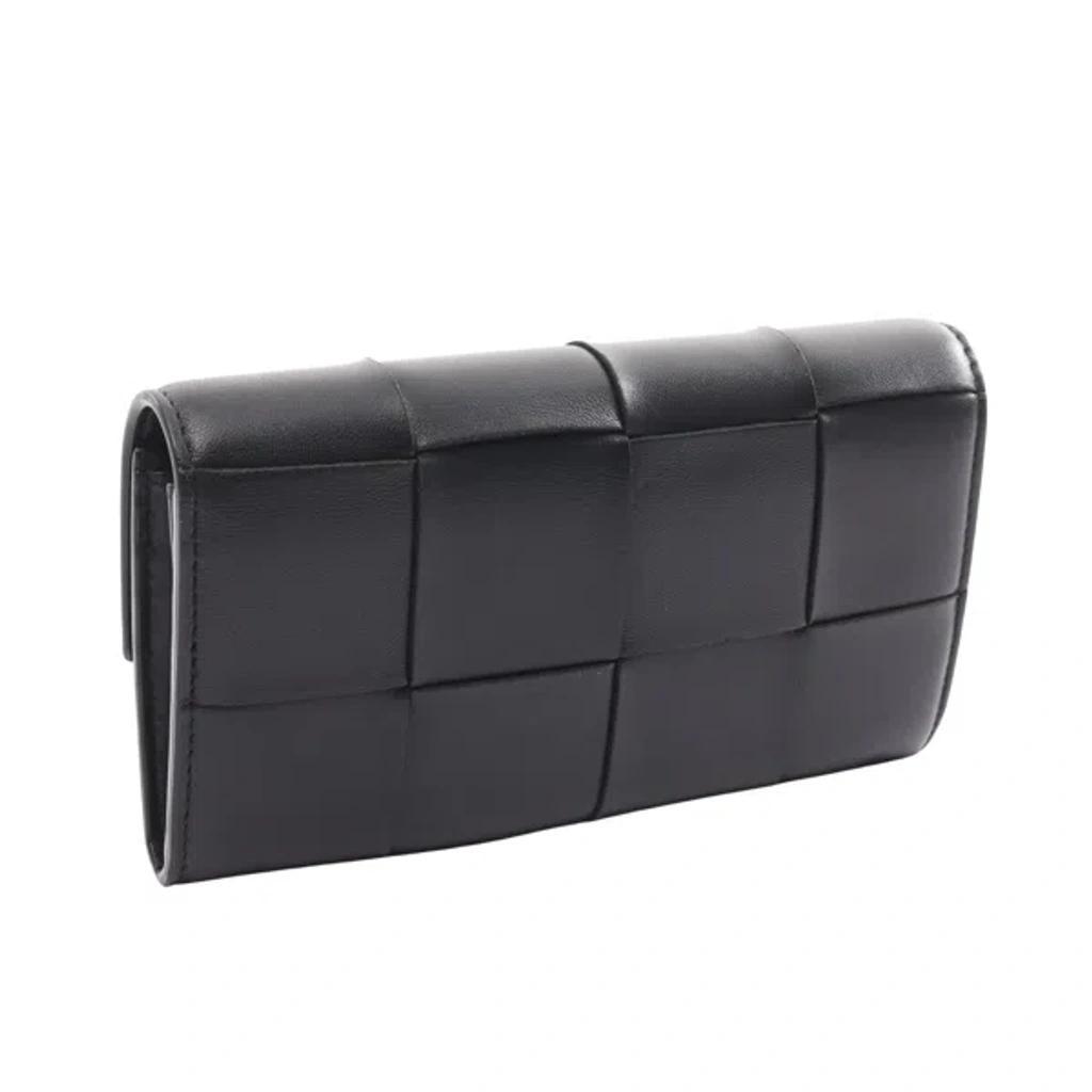 Zipped Wallet In Black Product Image