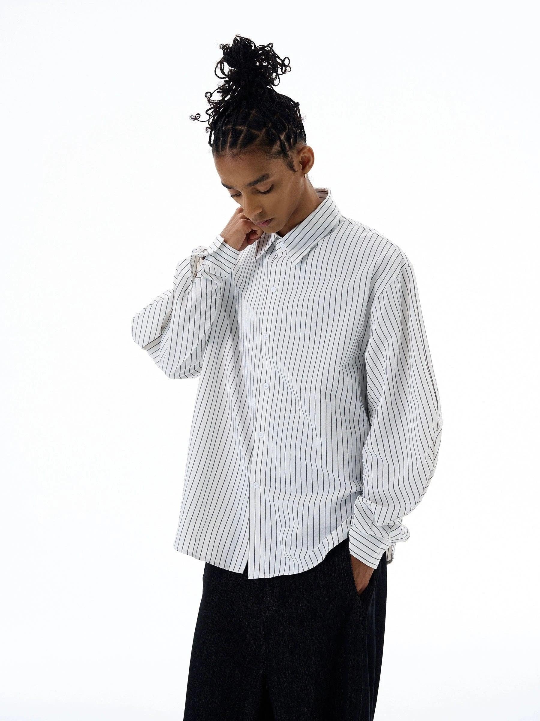 RT No. 19527 VERTICAL STRIPE BUTTON-UP SHIRT Product Image