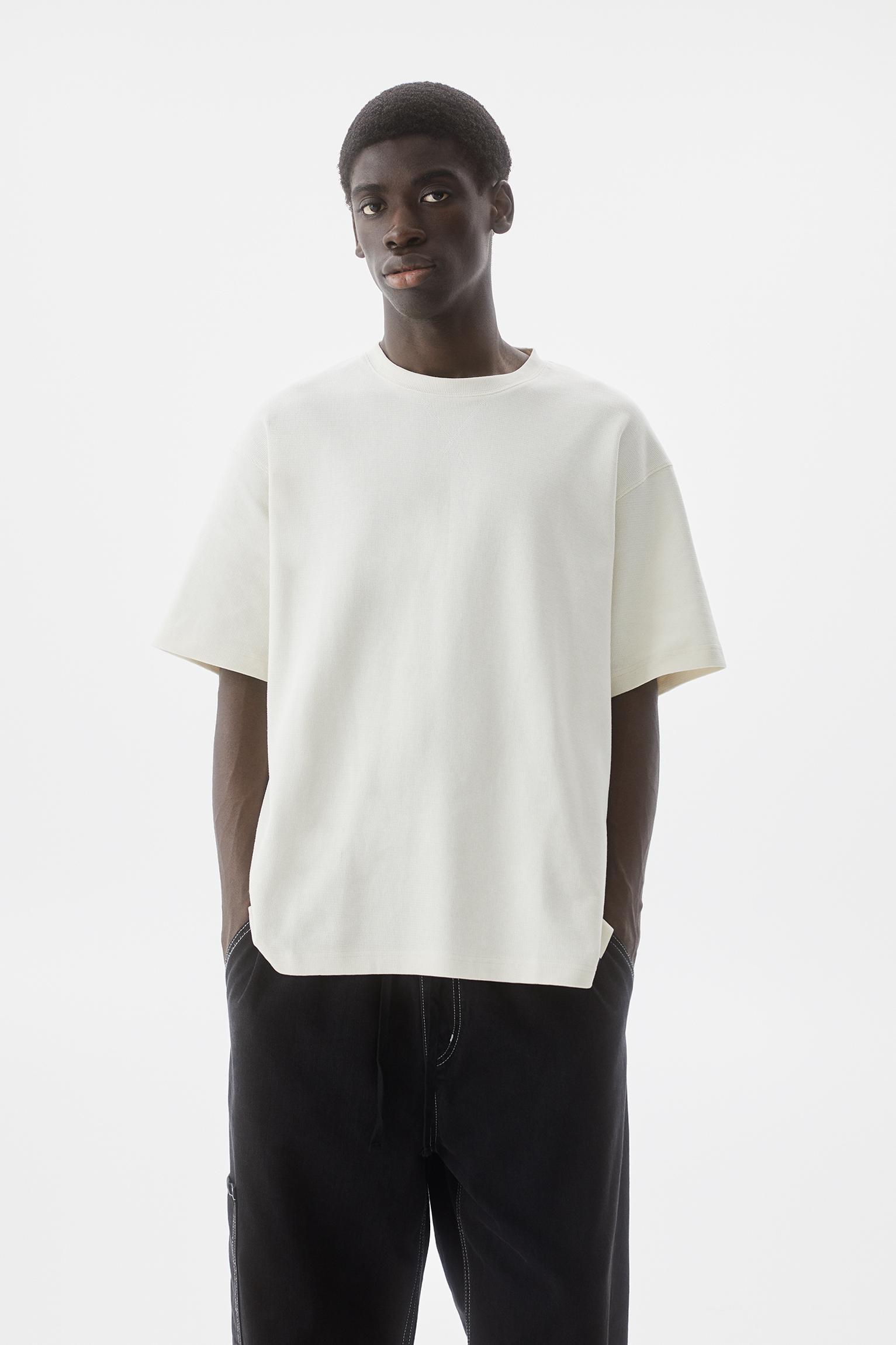 Basic short sleeve textured T-shirt Product Image