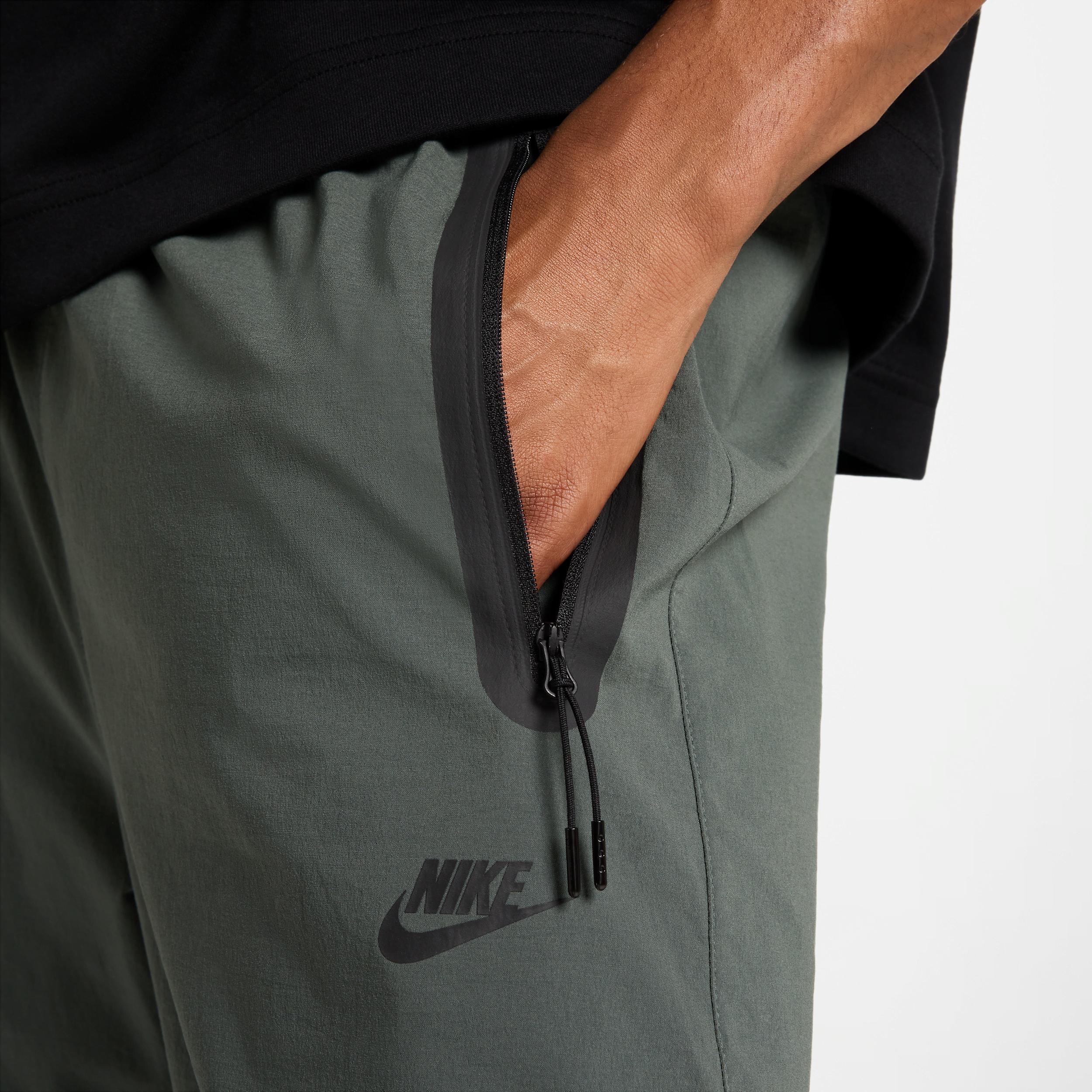 Nike Men's Tech Woven Oversized Pants Product Image