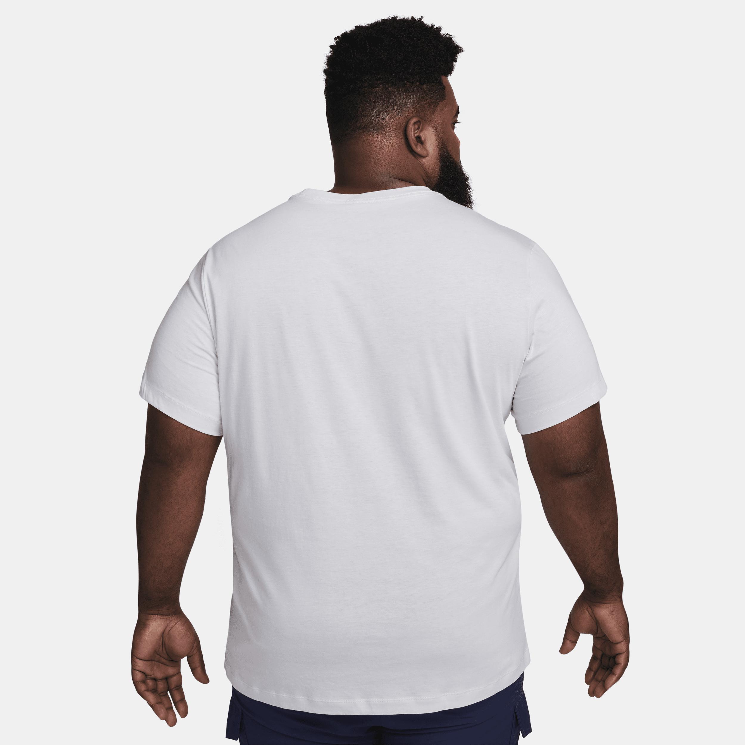 Men's Nike Sportswear Club T-Shirt Product Image