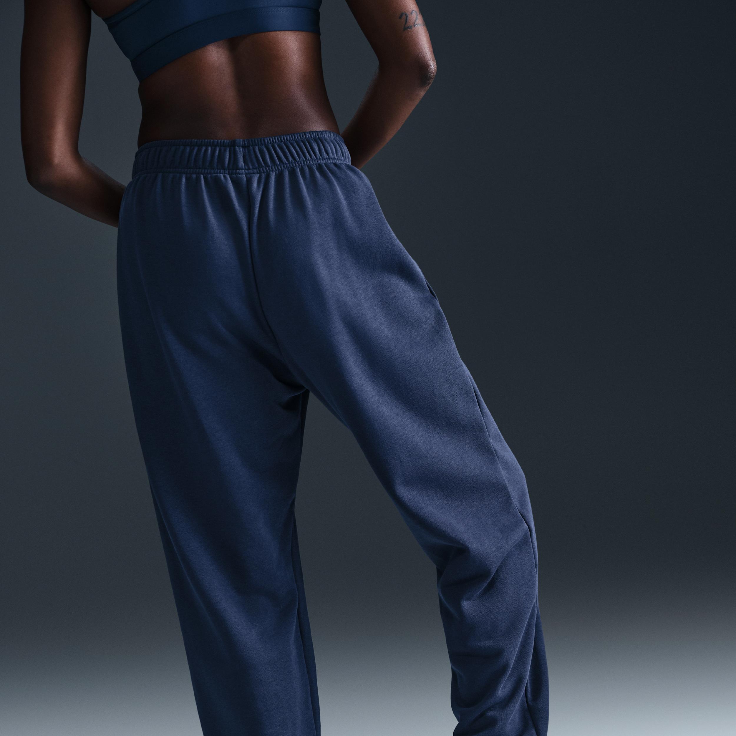 Women's Nike Sportswear Club Fleece Mid-Rise Oversized Sweatpants Product Image