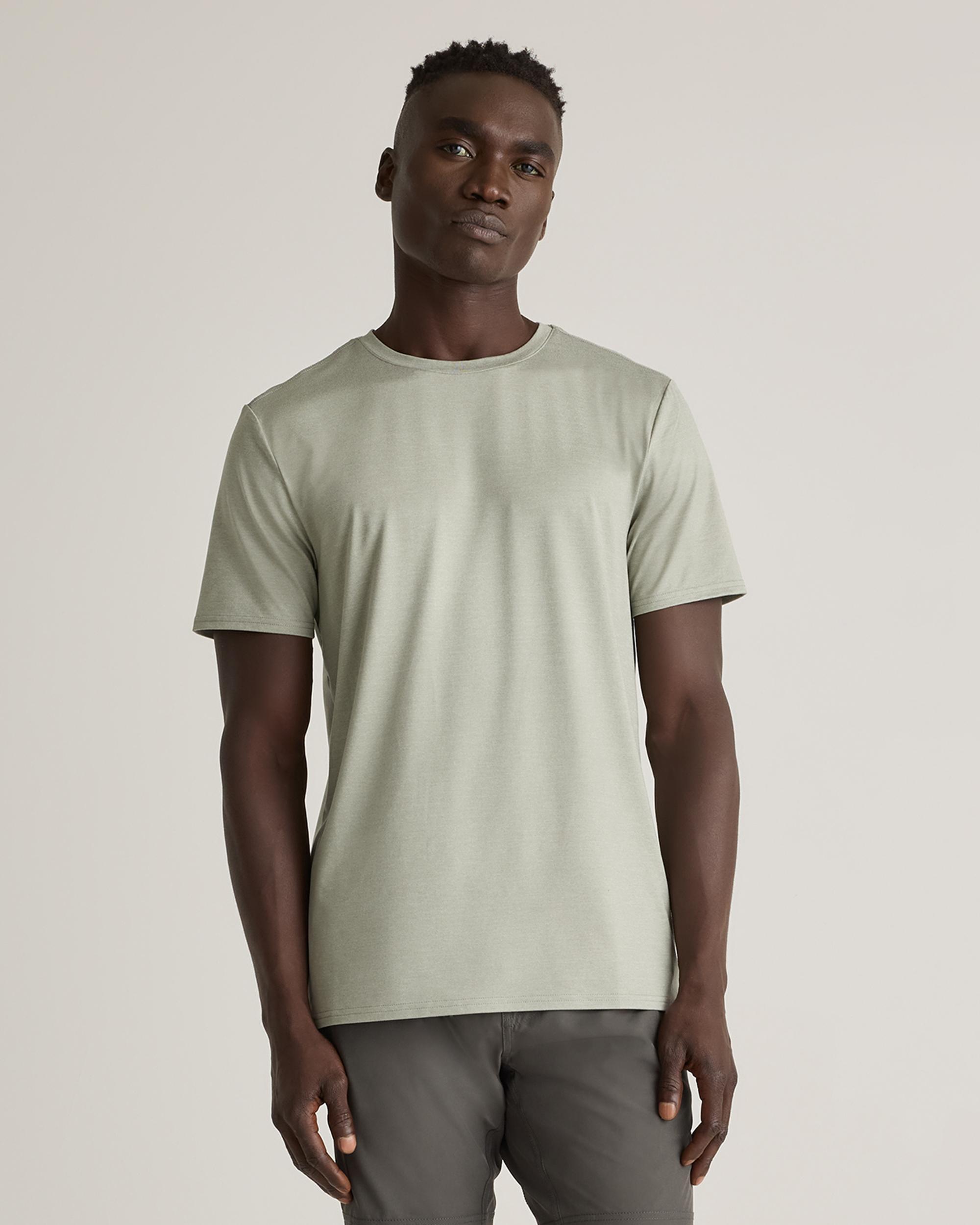 Quince | Men's Lightweight Down Packable Puffer Vest Recycled Polyester Product Image