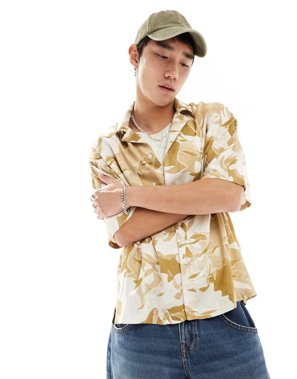 Viggo vitrail printed short sleeve shirt in beige multi Product Image