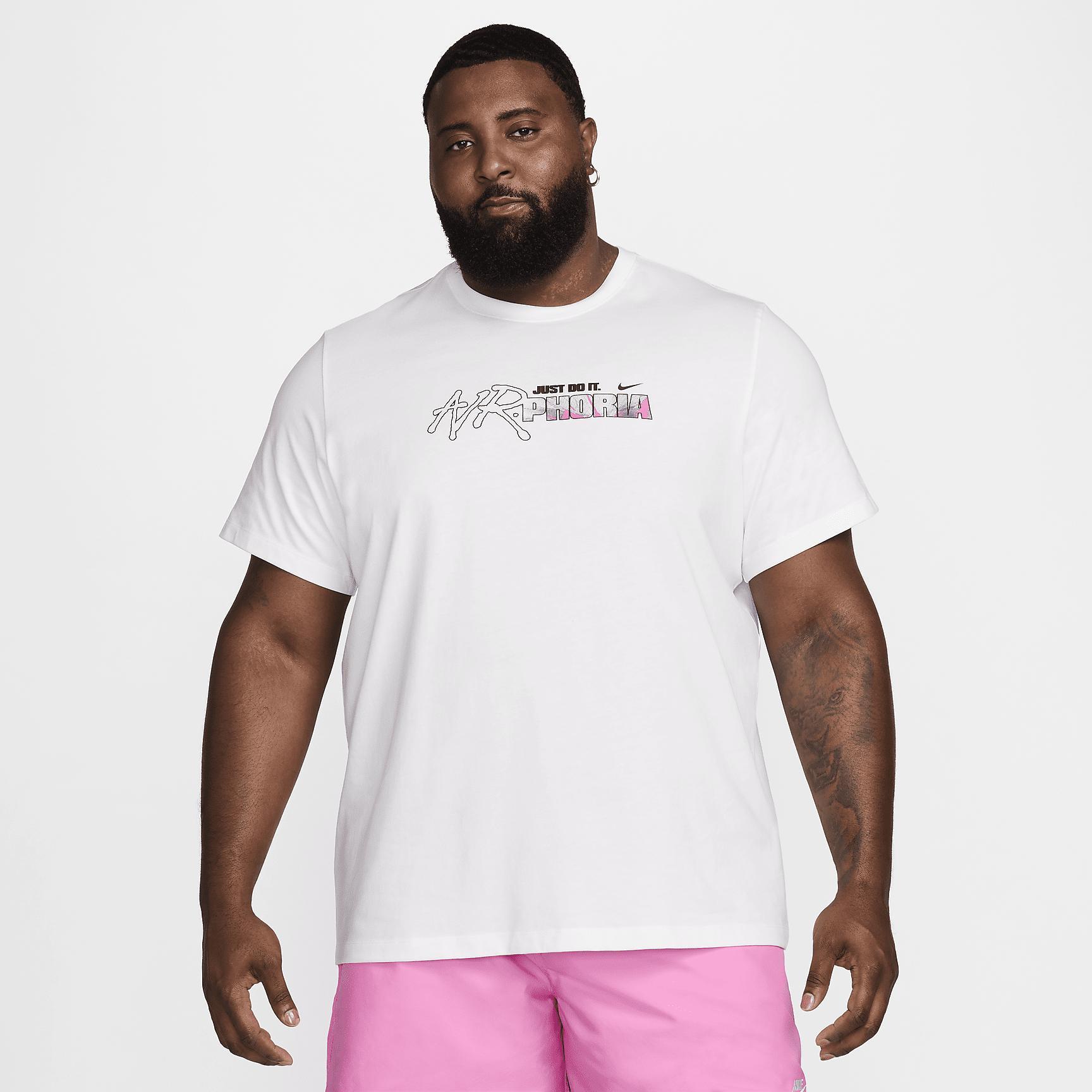 Nike Sportswear Men's T-Shirt Product Image