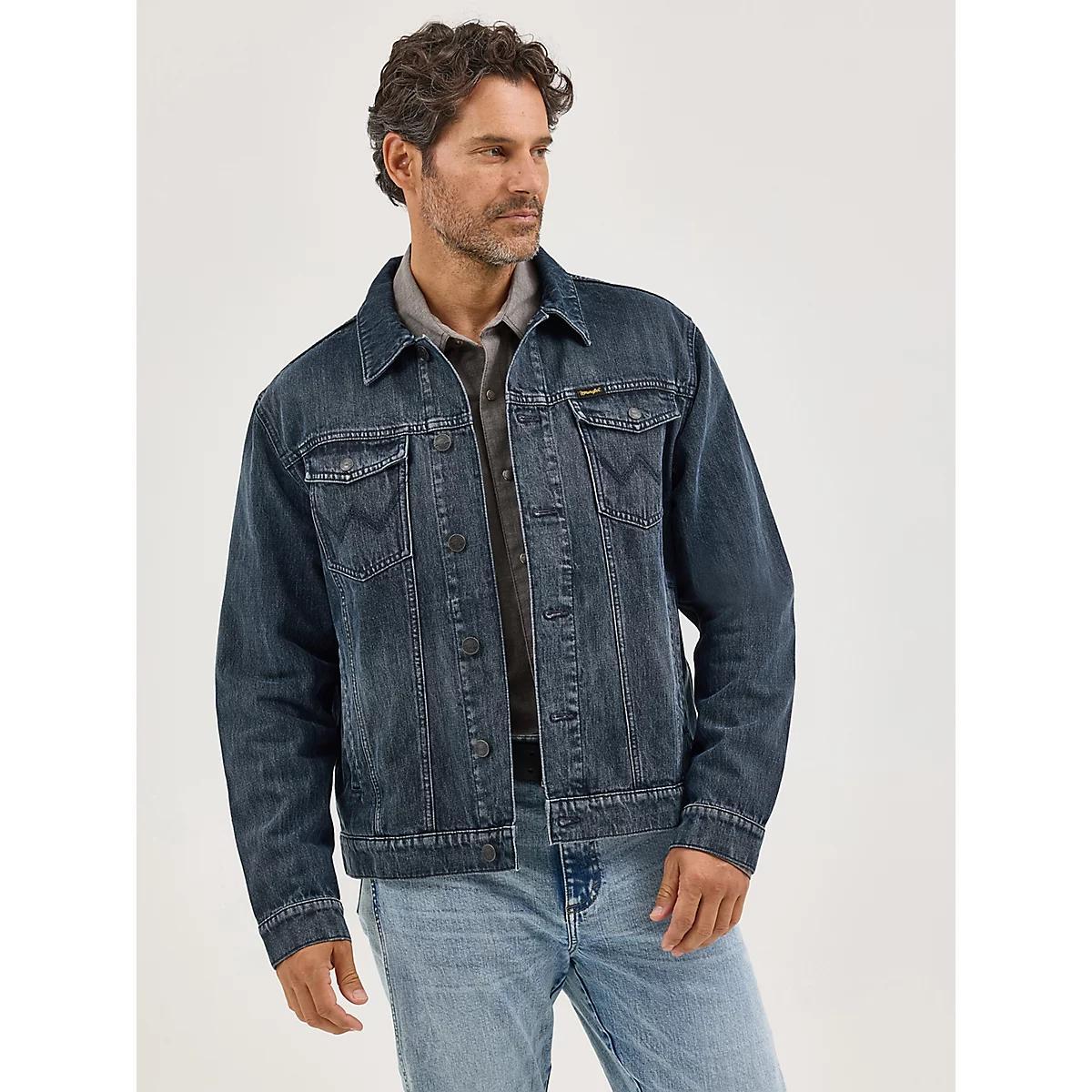 Men's Wrangler Retro® Unlined Denim Jacket in Deep Blue Product Image