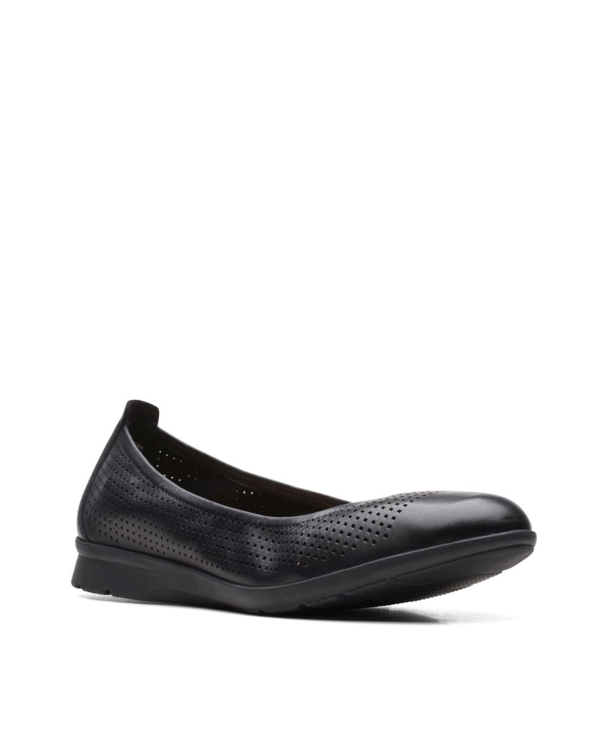 Clarks Jenette Ease Womens Leather Flats Product Image