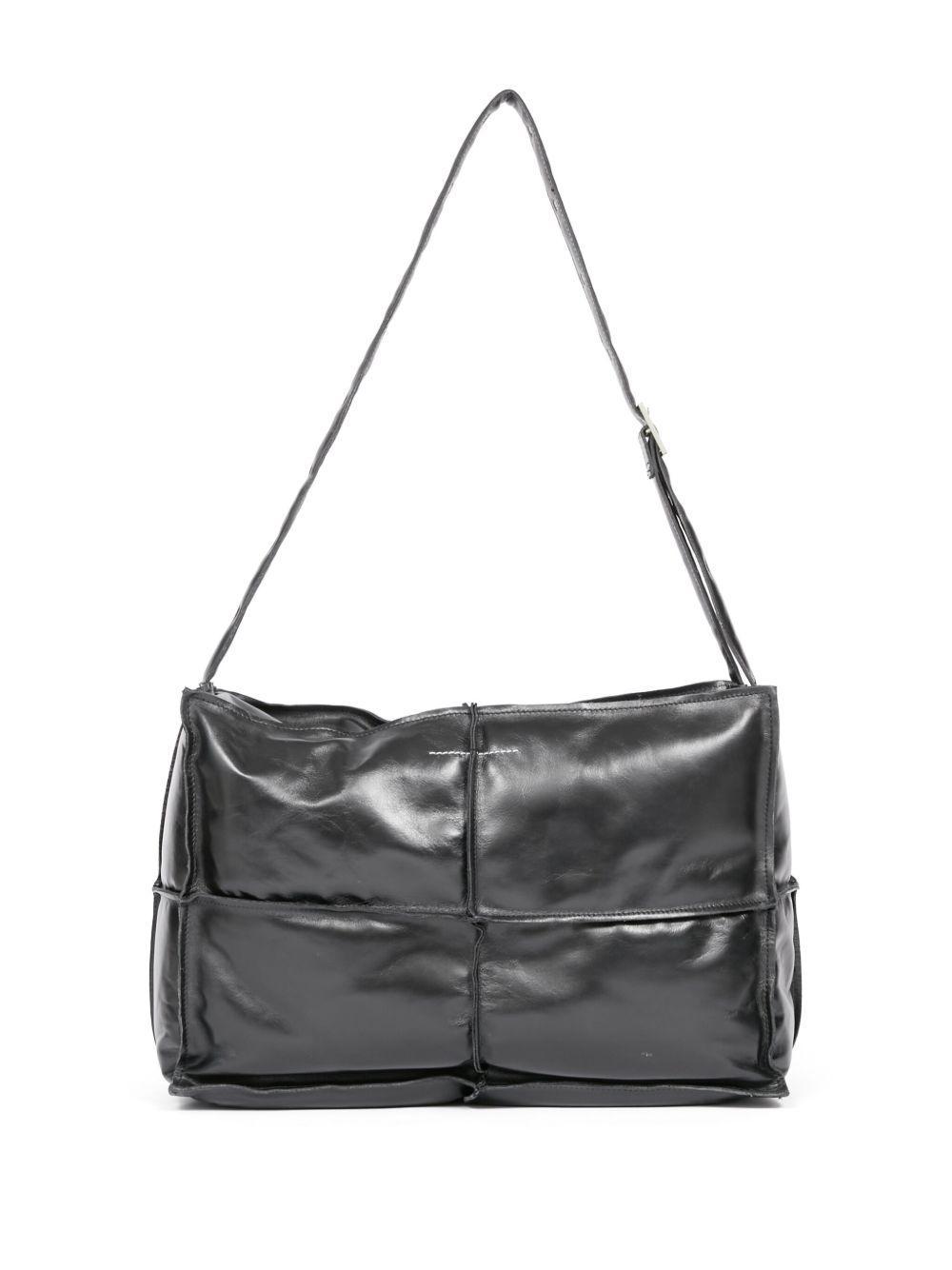 logo-plaque leather shoulder bag Product Image