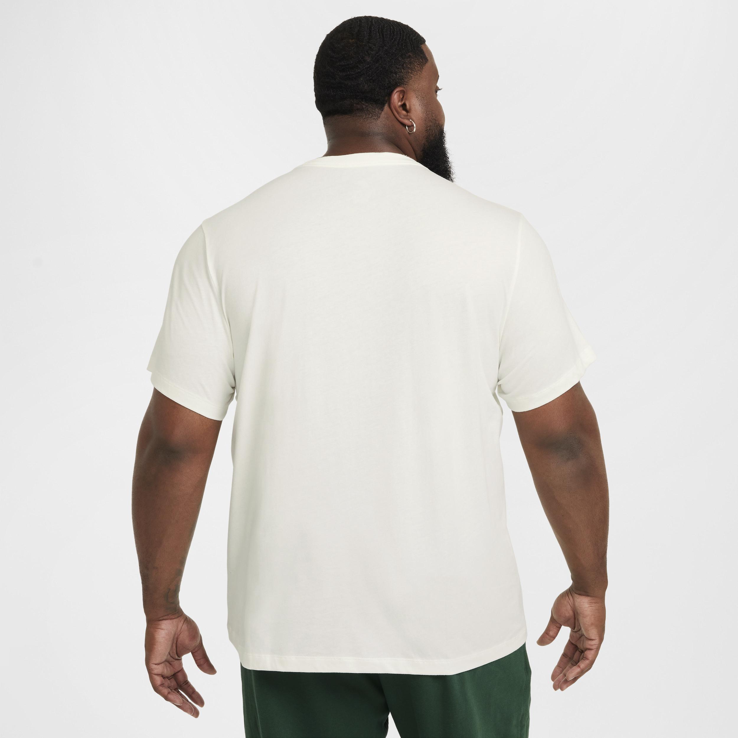 Men's Nike Sportswear Club T-Shirt Product Image