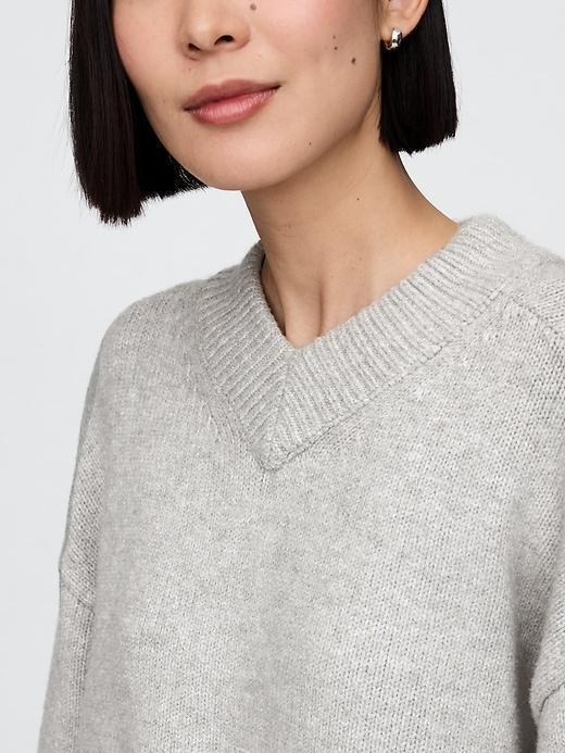 CashSoft Cropped High V-Neck Sweater Product Image