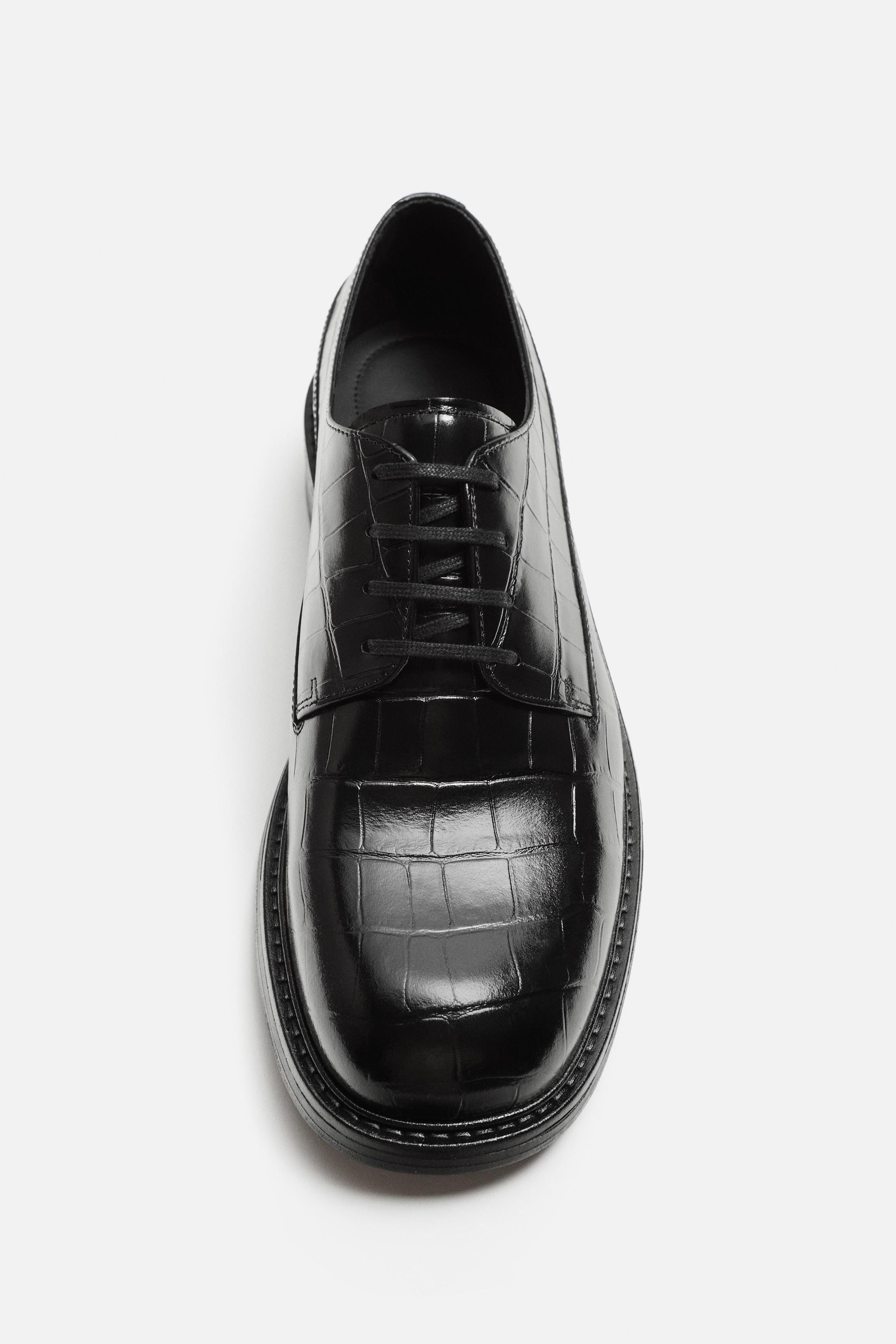 EMBOSSED LEATHER SHOE Product Image