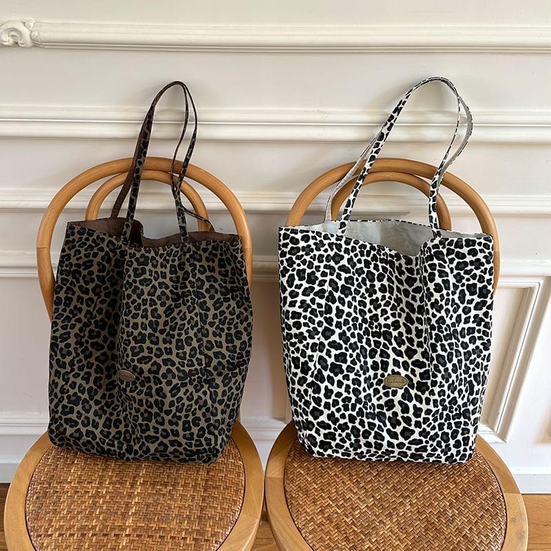 Leopard Print Tote Bag Product Image