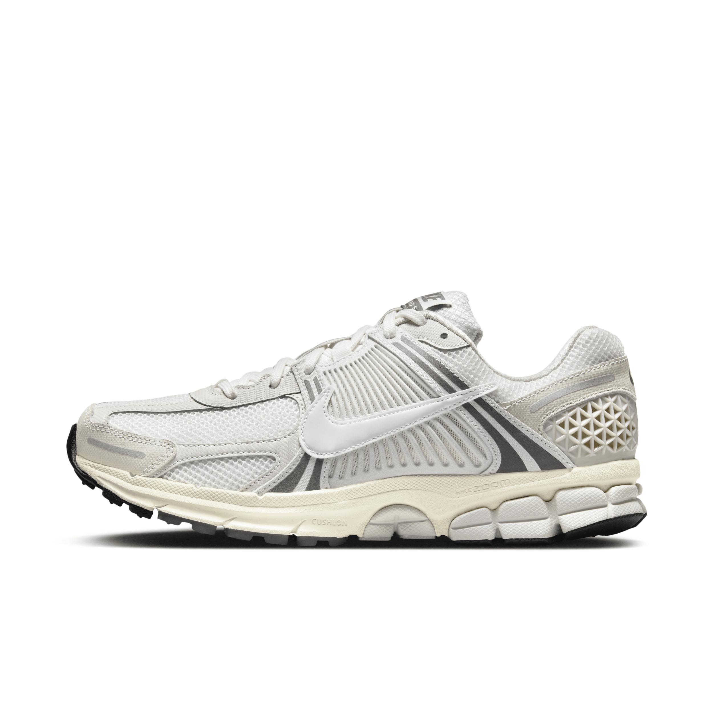 Nike Men's Zoom Vomero 5 SE Shoes Product Image